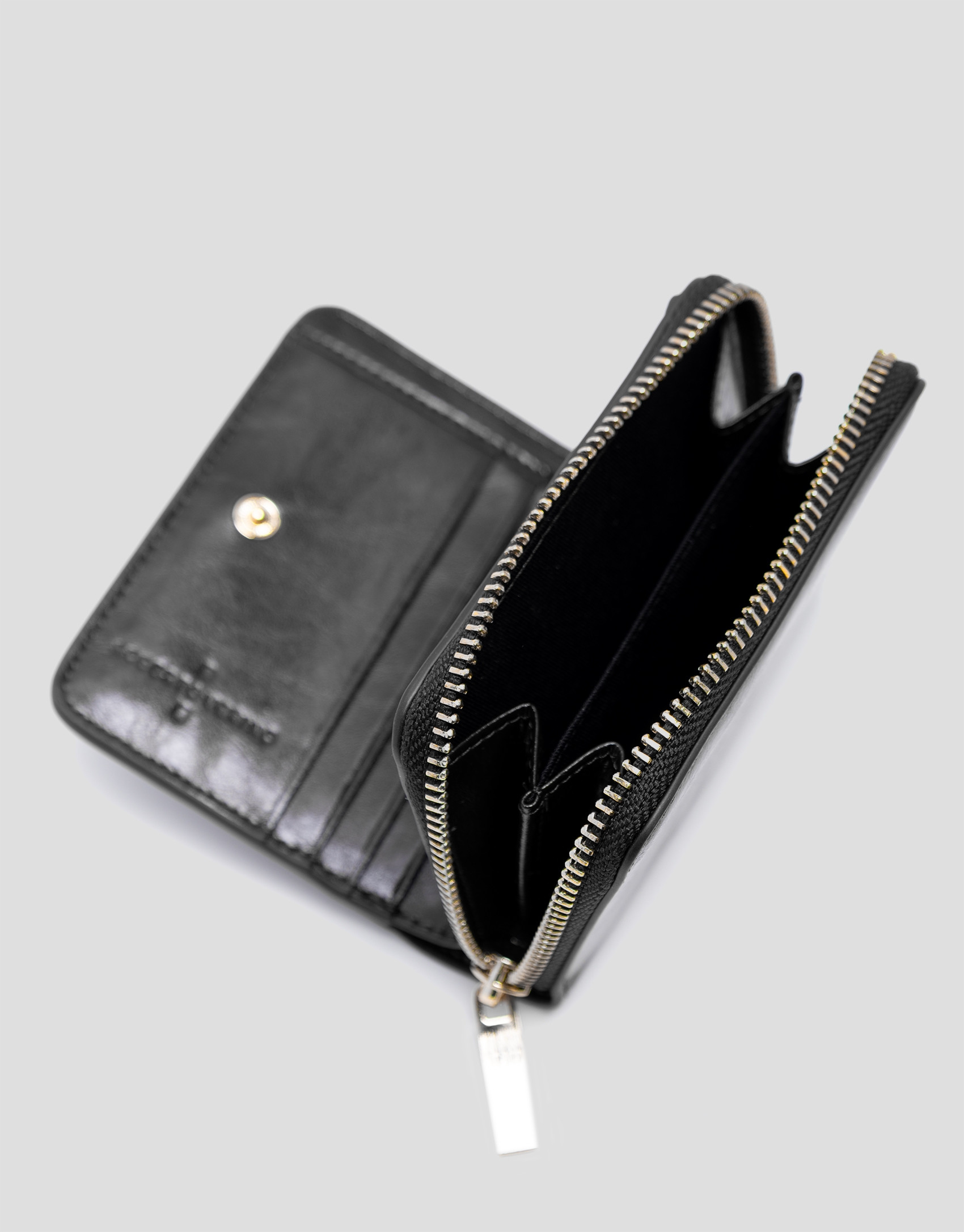 Cartera cremallera Margot piel craquelada negra | Roberto Verino