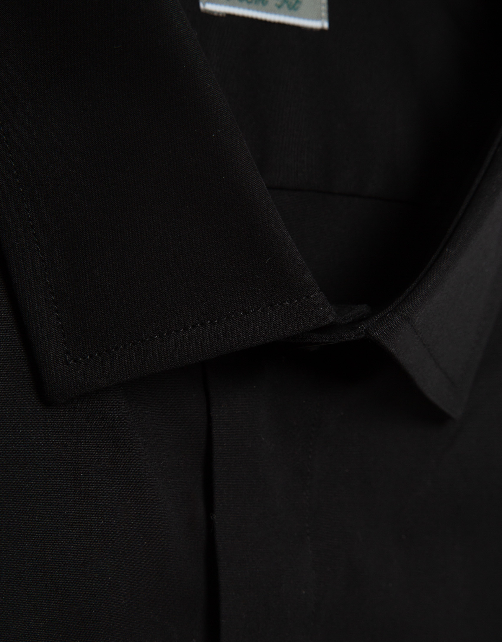Slim fit black dress shirt with twin cuffs | Roberto Verino