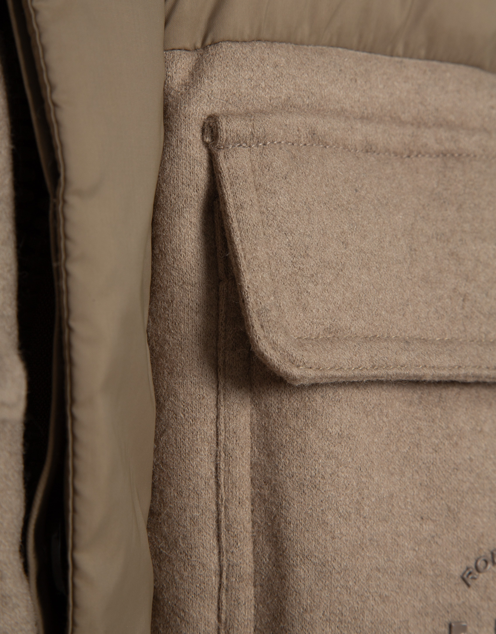 Jacket combined with technical fabric and ... | Roberto Verino