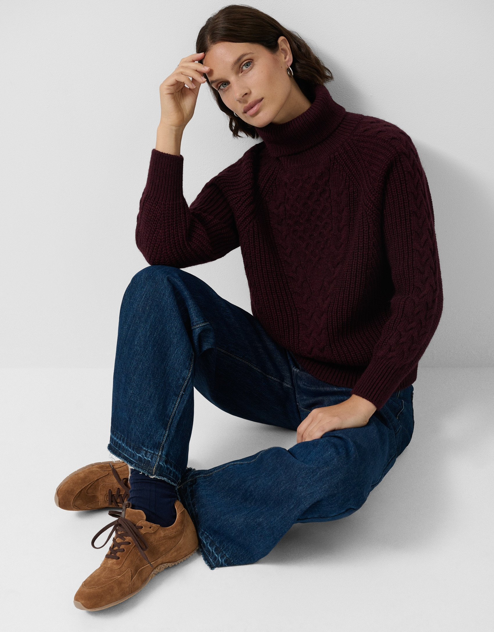 Brown suede trainers - Gifts - AW2025 | Roberto Verino