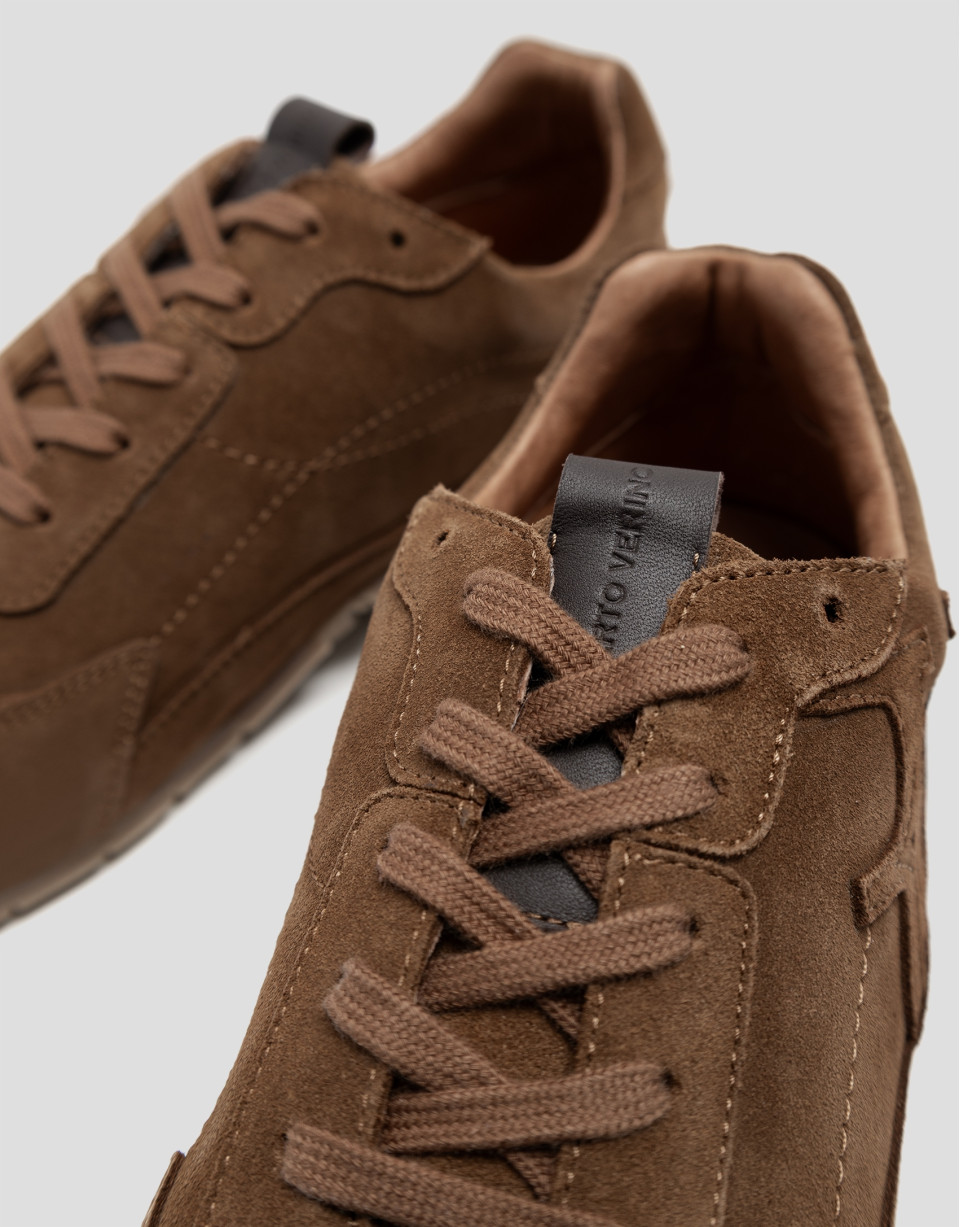 Brown suede trainers - Gifts - AW2025 | Roberto Verino