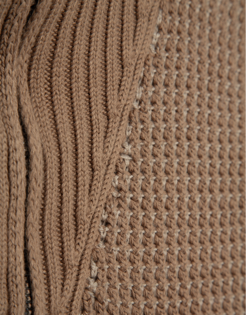 Camel-colored wrap-neck sweater - Man - AW2025 | Roberto Verino