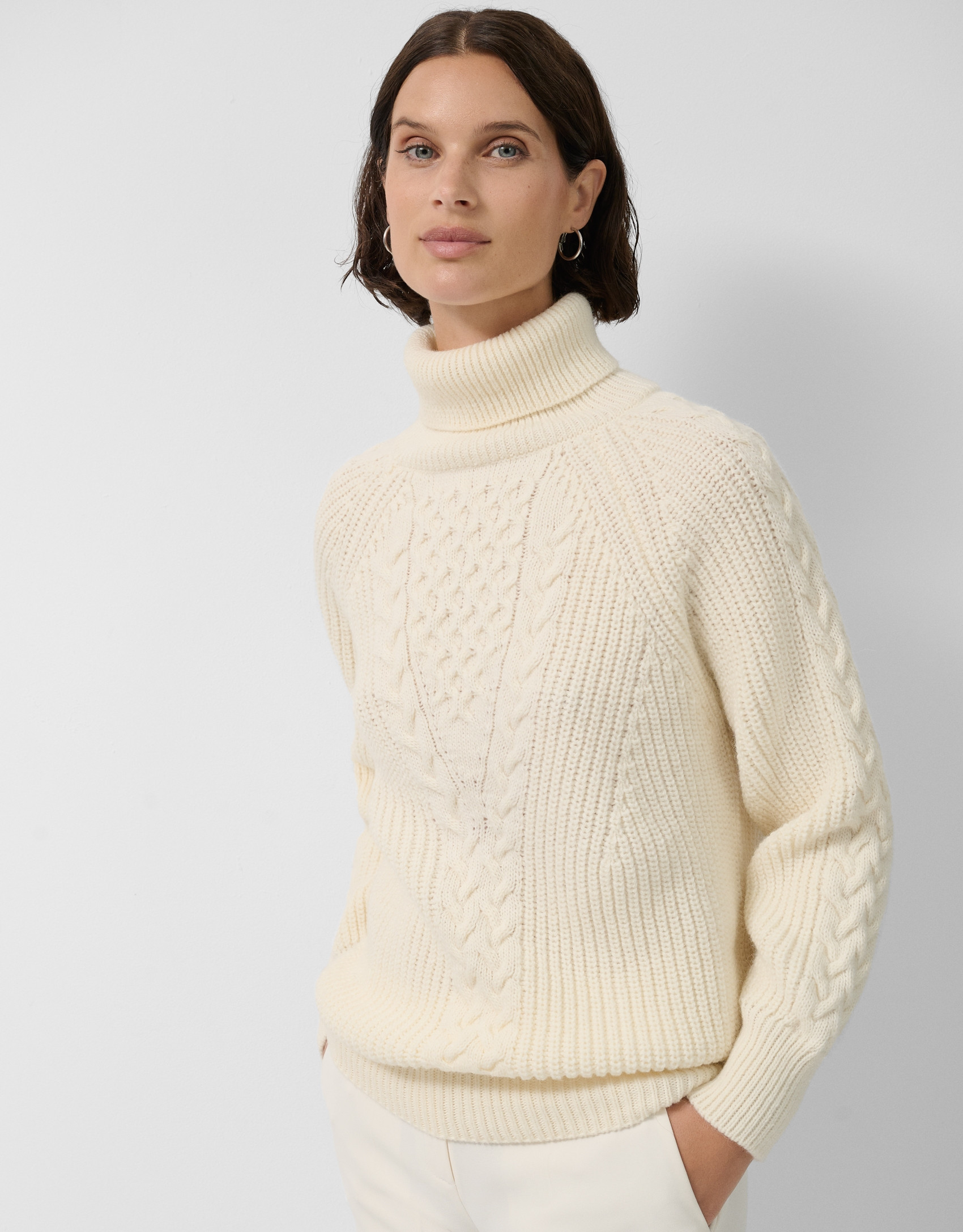 Ecru thick knitted sweater - Woman - AW2025 | Roberto Verino