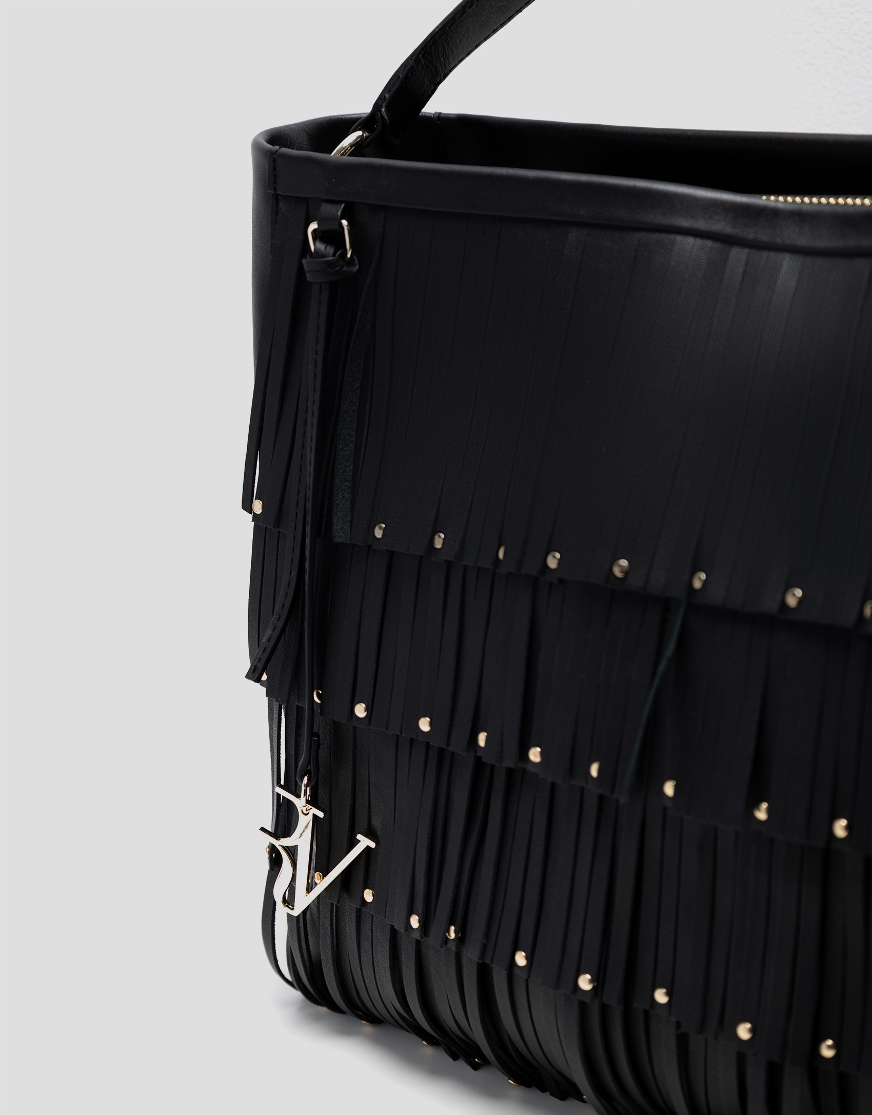 Chloe black leather hobo bag with fringes | Roberto Verino