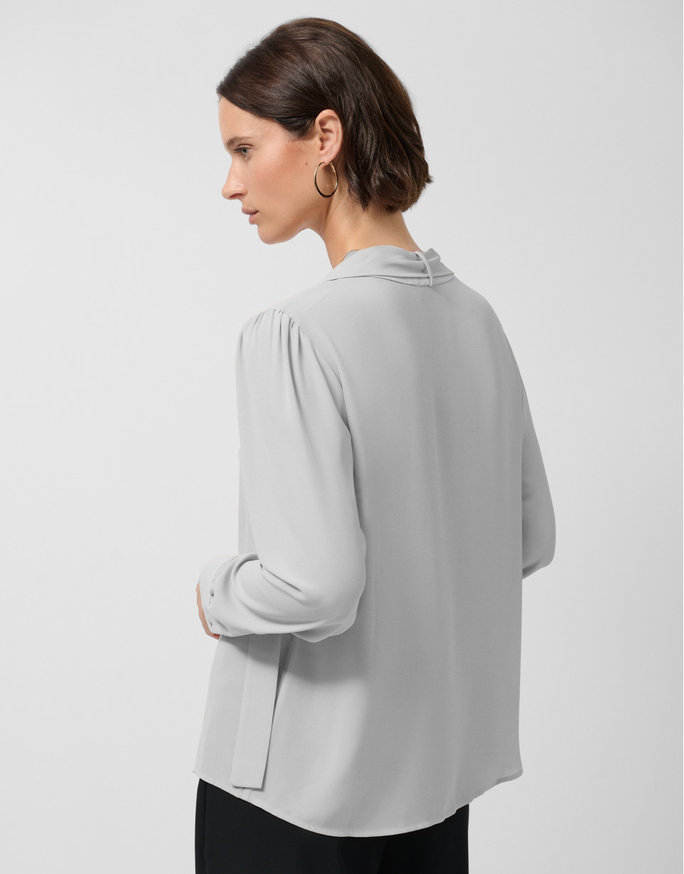 Oversized gray bow-neck blouse - Woman - AW2025 | Roberto Verino