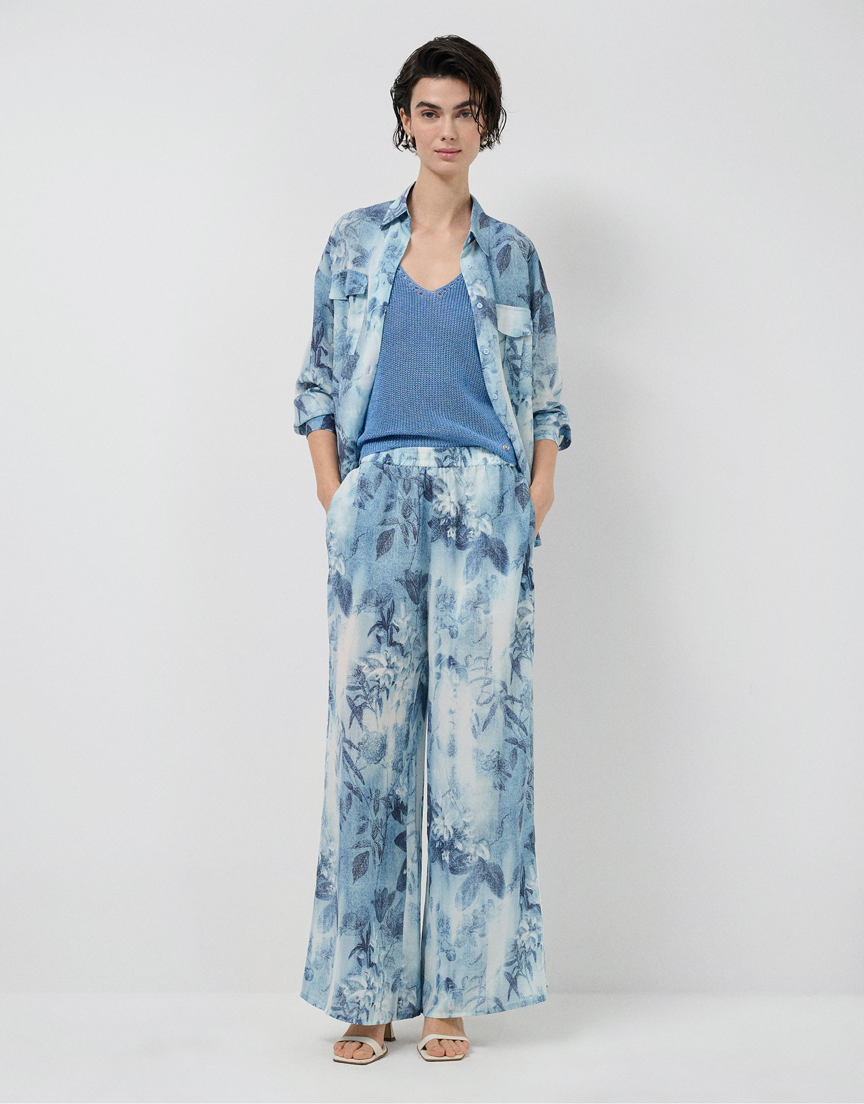 Blue floral print crepe palazzo trousers | Roberto Verino