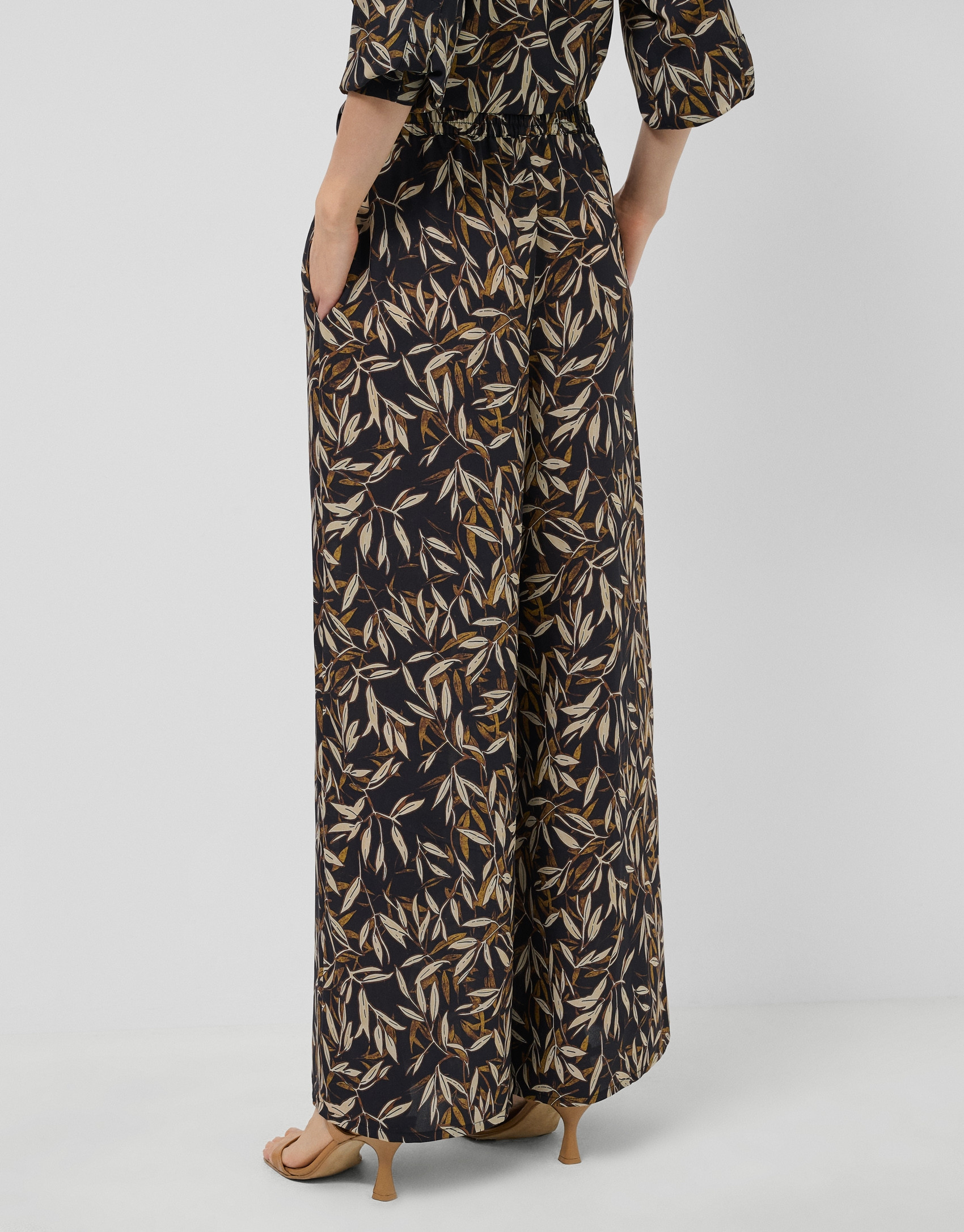 Pantalón palazzo crepé estampado hojas ... | Roberto Verino