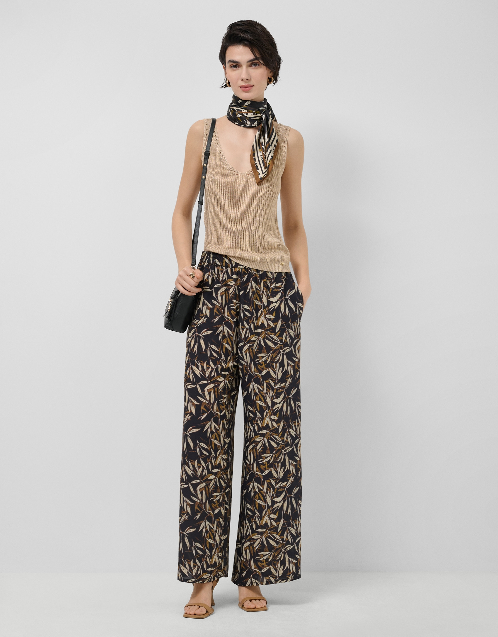 Pantalón palazzo crepé estampado hojas ... | Roberto Verino