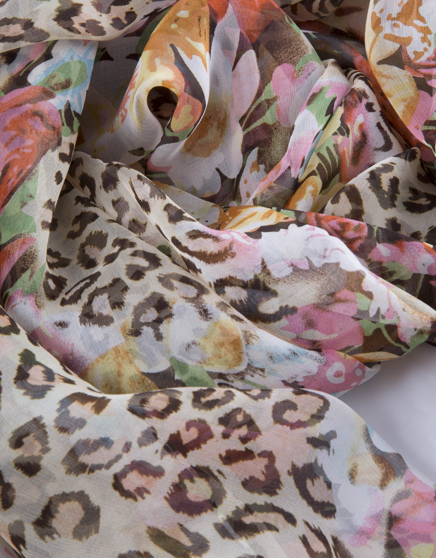 Foulard estampado fantasía 