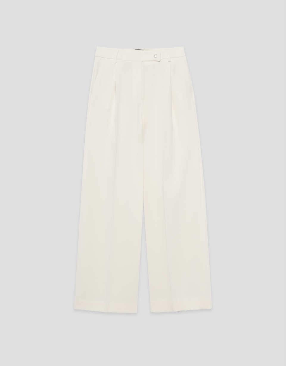 Straight trousers with crepe pleats in ecru | Roberto Verino