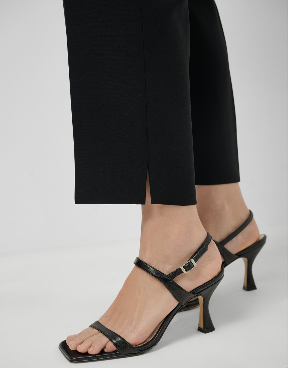 Pantalón recto con abertura crepe negro - Mujer | Roberto Verino