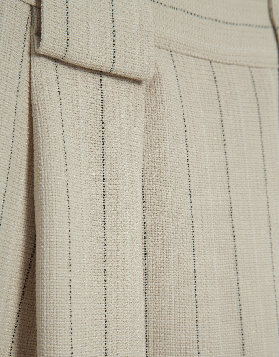 Beige pleated trousers with black pinstripes | Roberto Verino