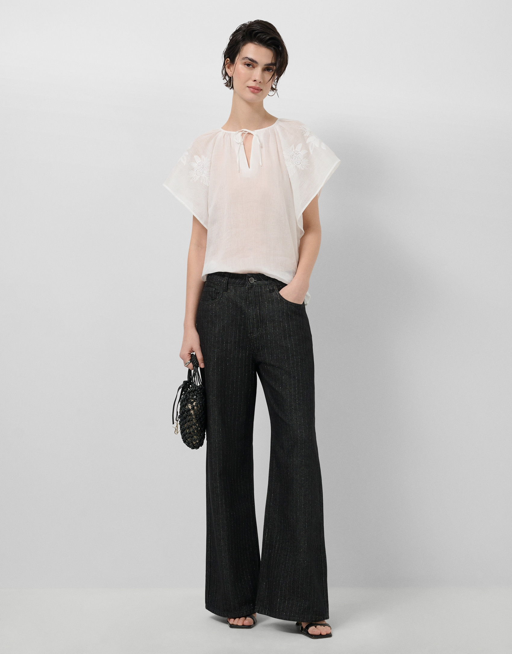 White ramie blouse with floral embroidery | Roberto Verino