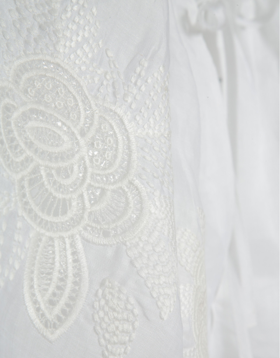 White ramie blouse with floral embroidery | Roberto Verino