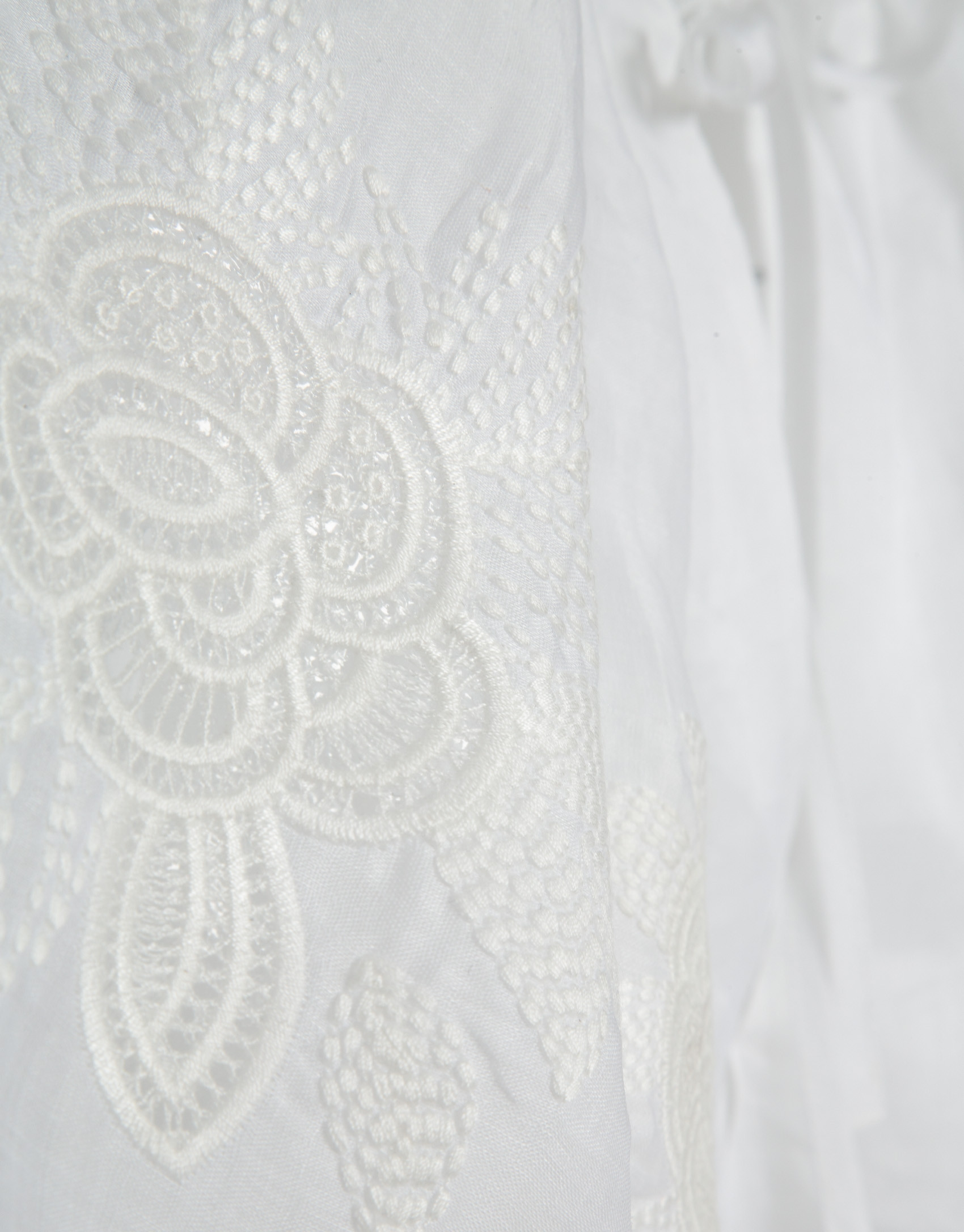 White ramie blouse with floral embroidery | Roberto Verino
