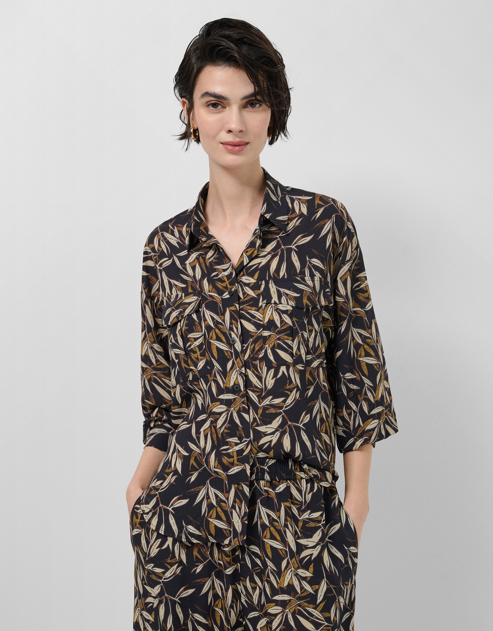 Oversized blouse in brown leaf print crepe | Roberto Verino