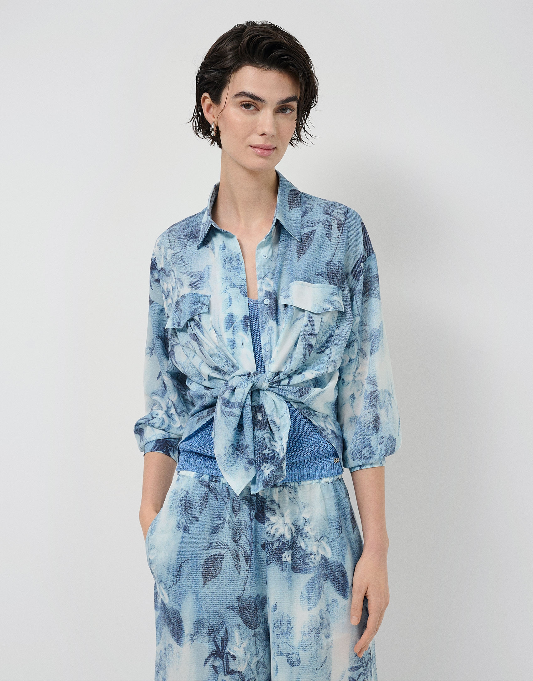 Oversized blue floral print crepe blouse | Roberto Verino