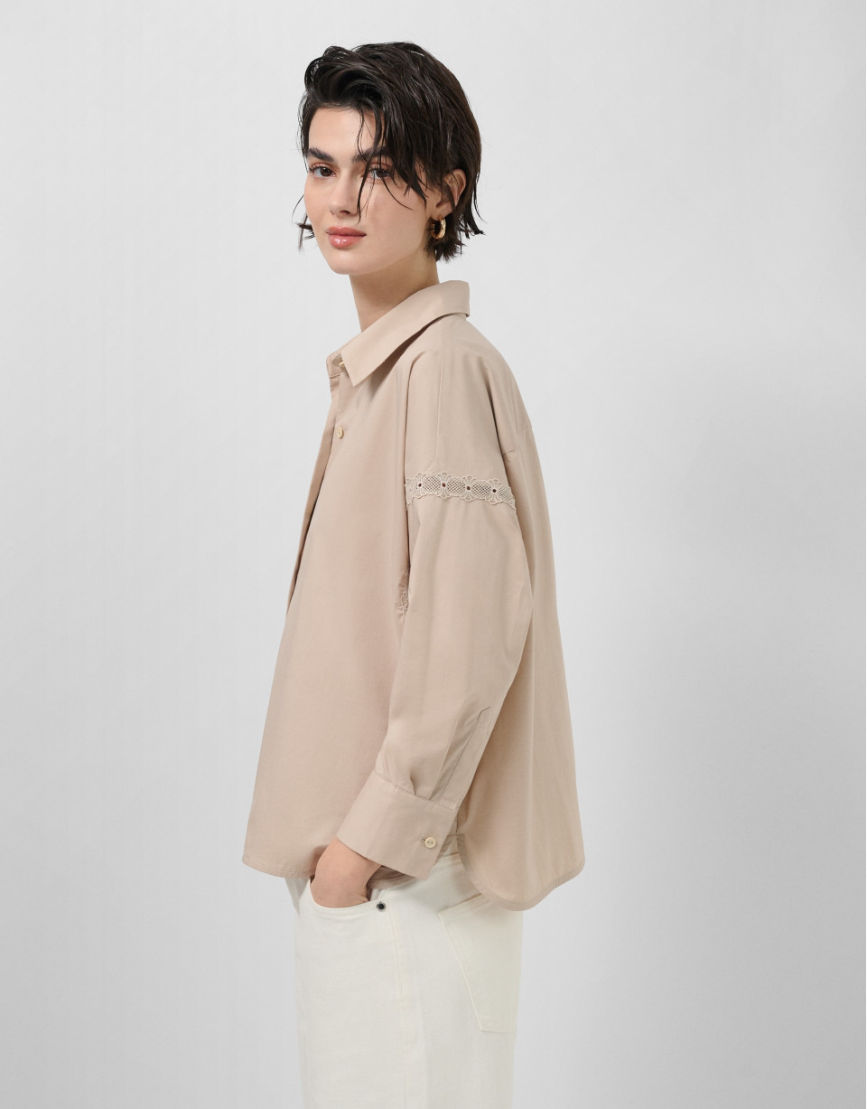 Camisa oversize cámel con tira de encaje | Roberto Verino