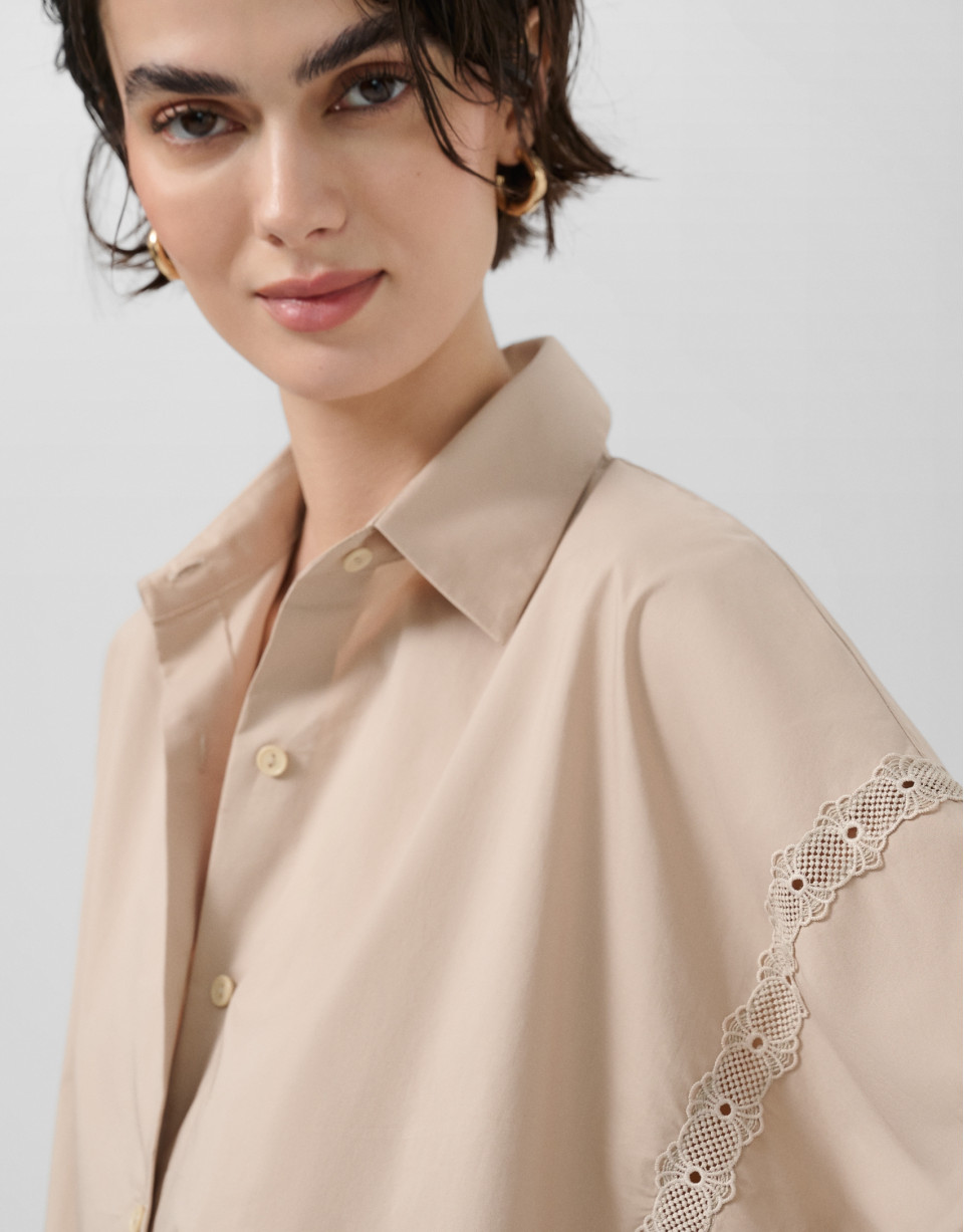 Oversized camel shirt with lace trim - Woman | Roberto Verino