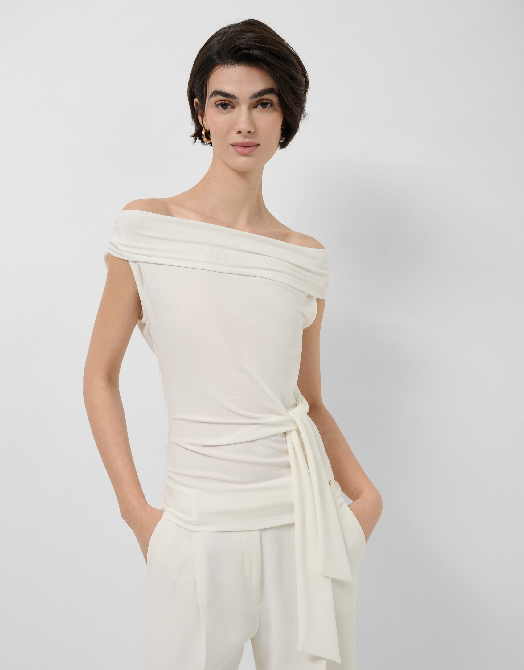 Ecru cut-out knit sleeveless T-shirt - Woman | Roberto Verino