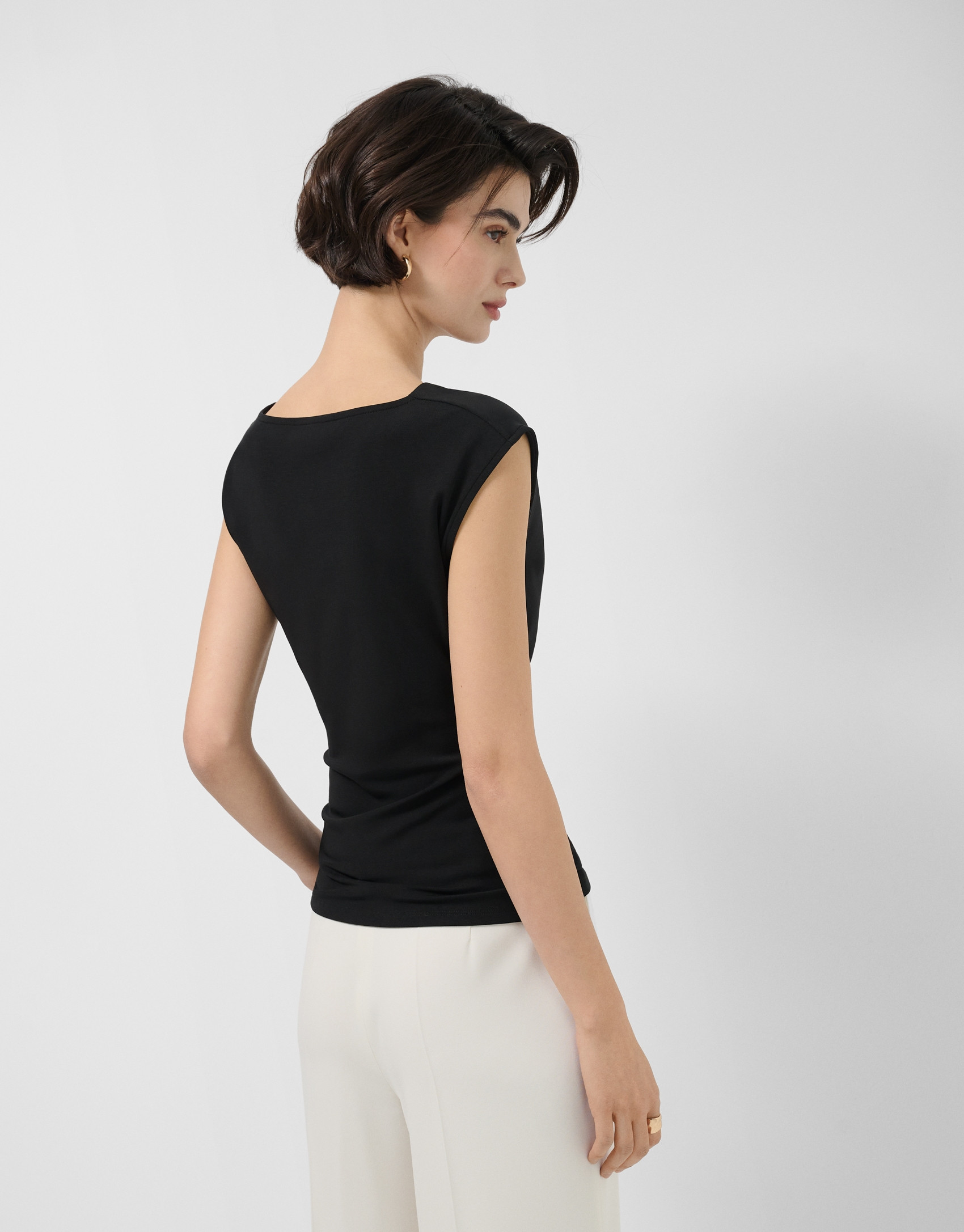 Black cut-out sleeveless T-shirt - Woman | Roberto Verino