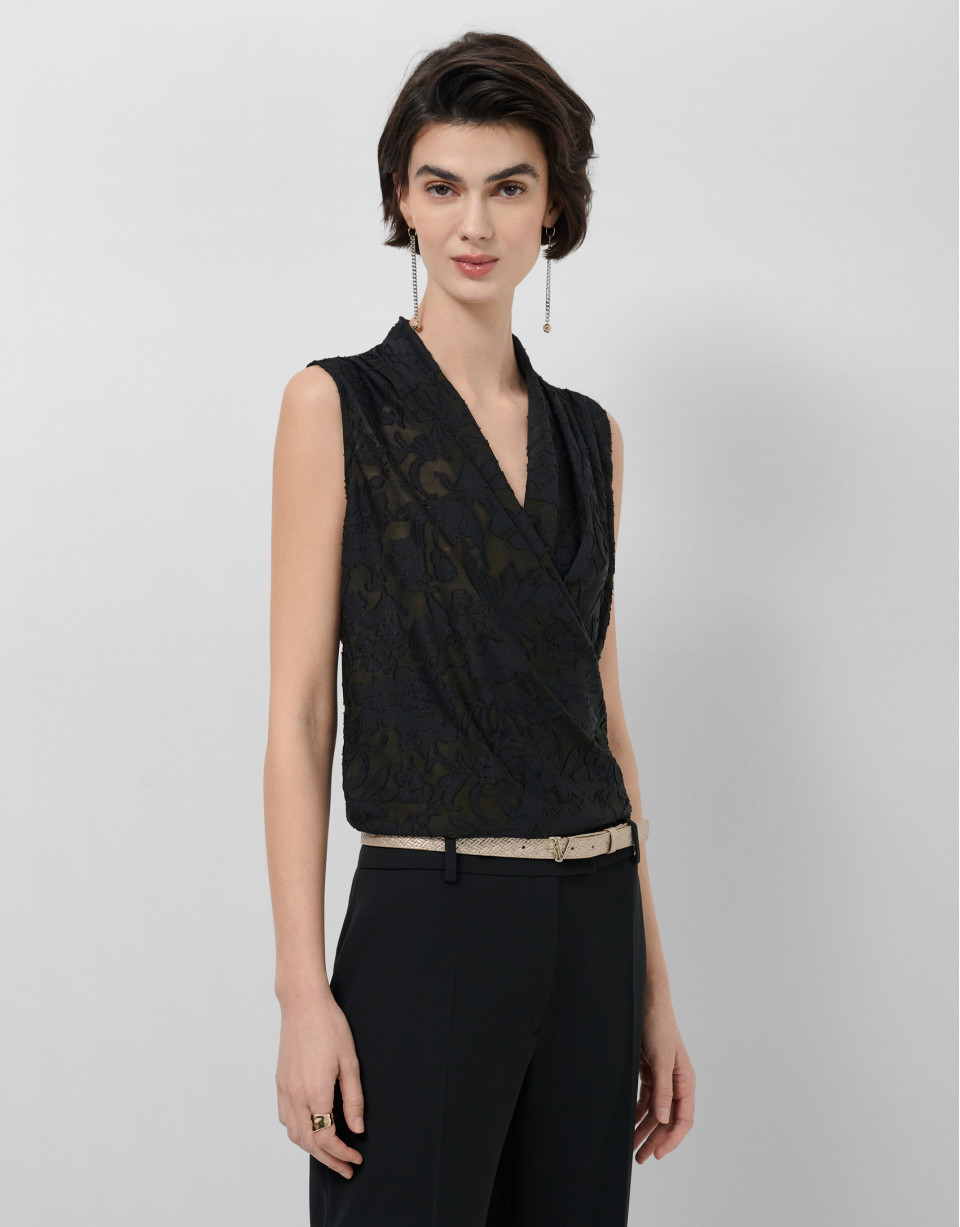 Black devoré knit crossover sleeveless T-shirt | Roberto Verino