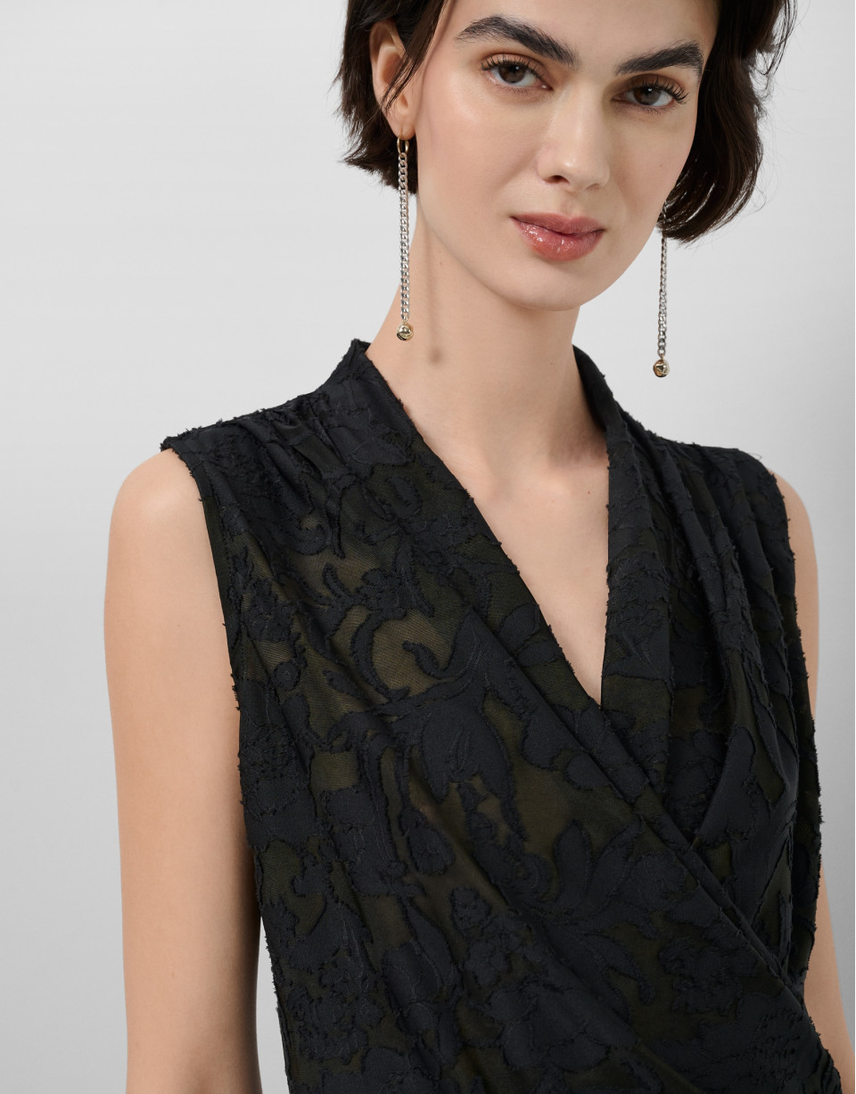 Black devoré knit crossover sleeveless T-shirt | Roberto Verino