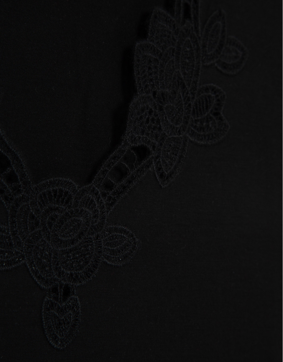 Black short-sleeved T-shirt with embroidered ... | Roberto Verino