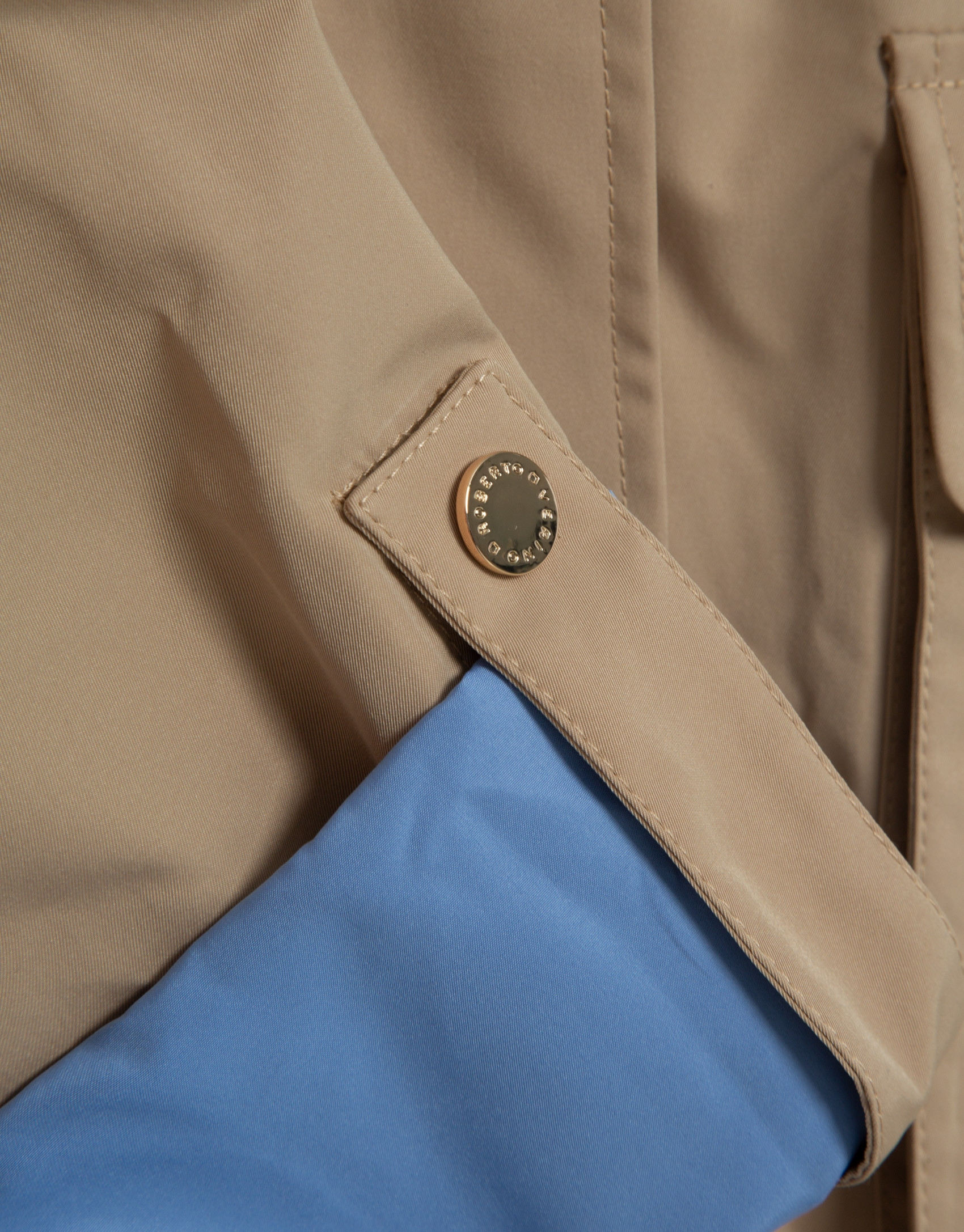 Cazadora tejido técnico cámel interior azul | Roberto Verino
