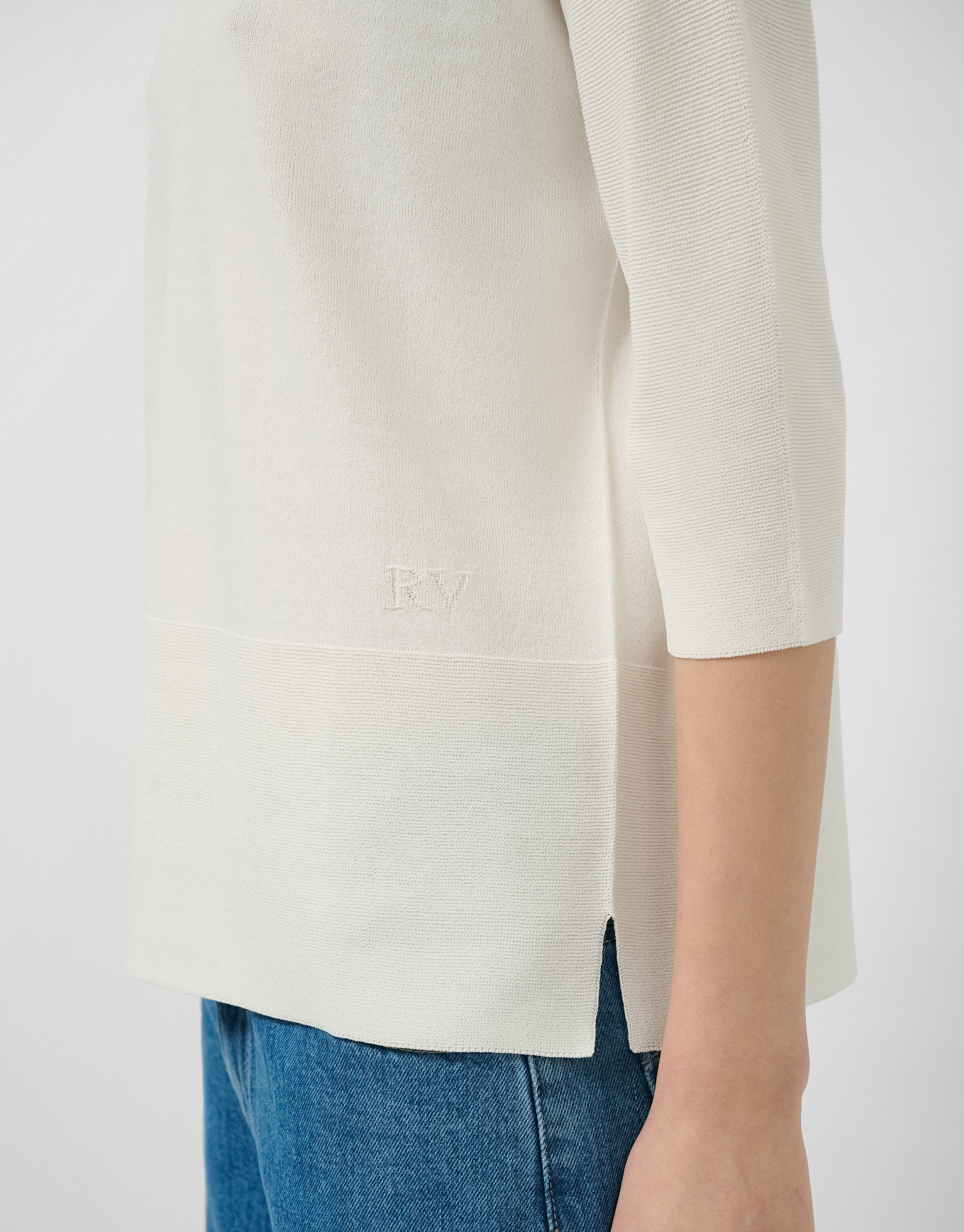 Ecru seamless three-quarter sleeve jumper | Roberto Verino