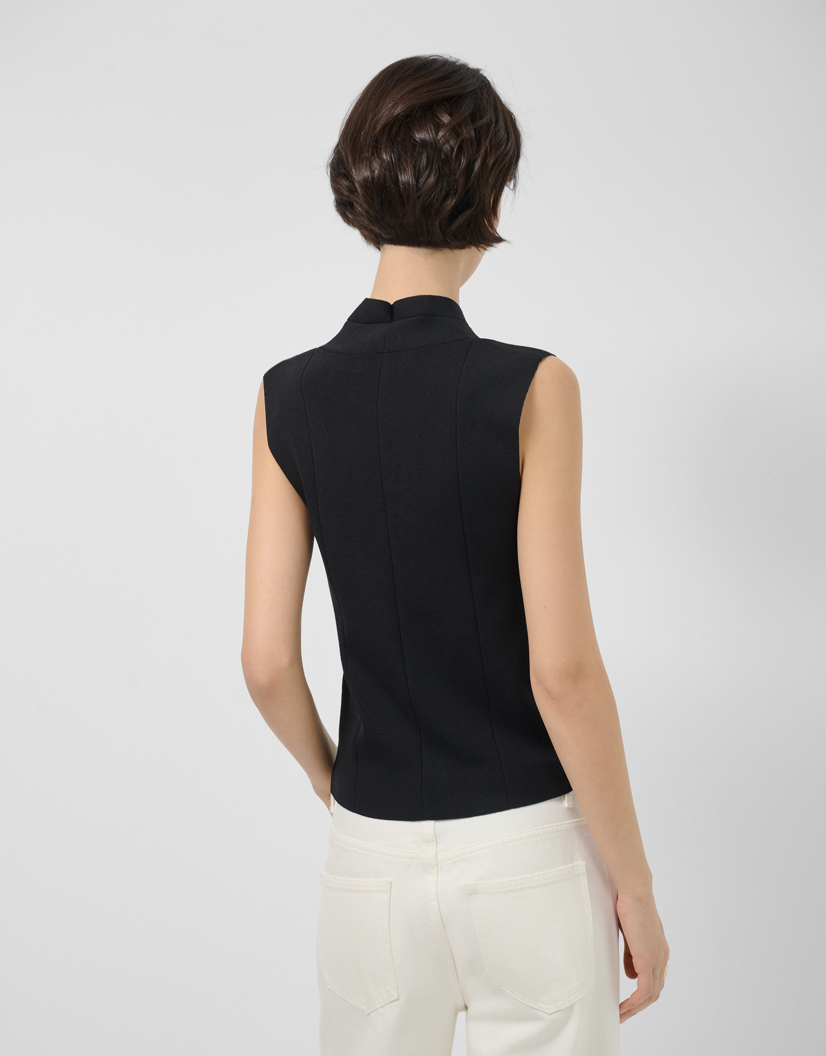 Black V-neck top in plain knit - Woman - SS2026 | Roberto Verino