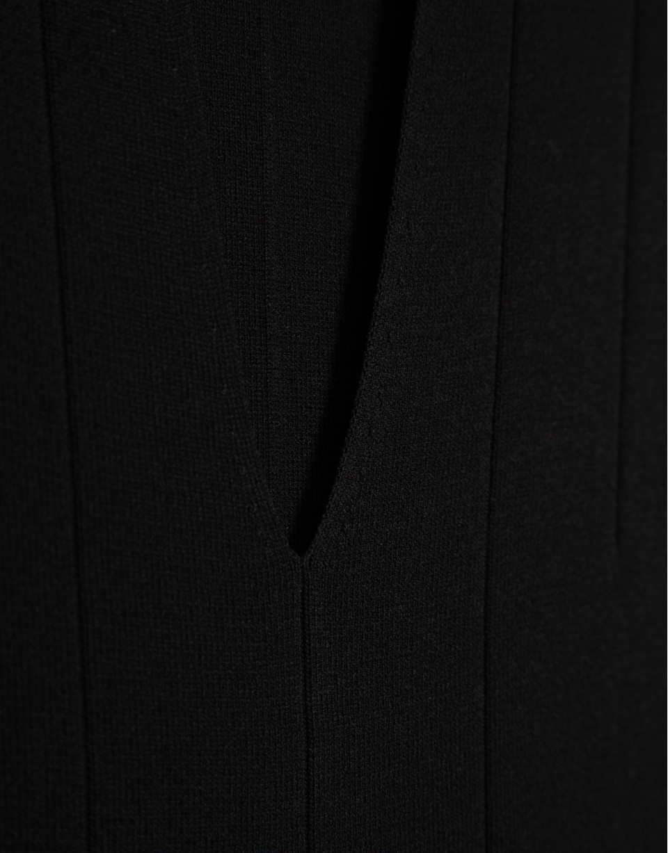 Black V-neck top in plain knit - Woman - SS2026 | Roberto Verino