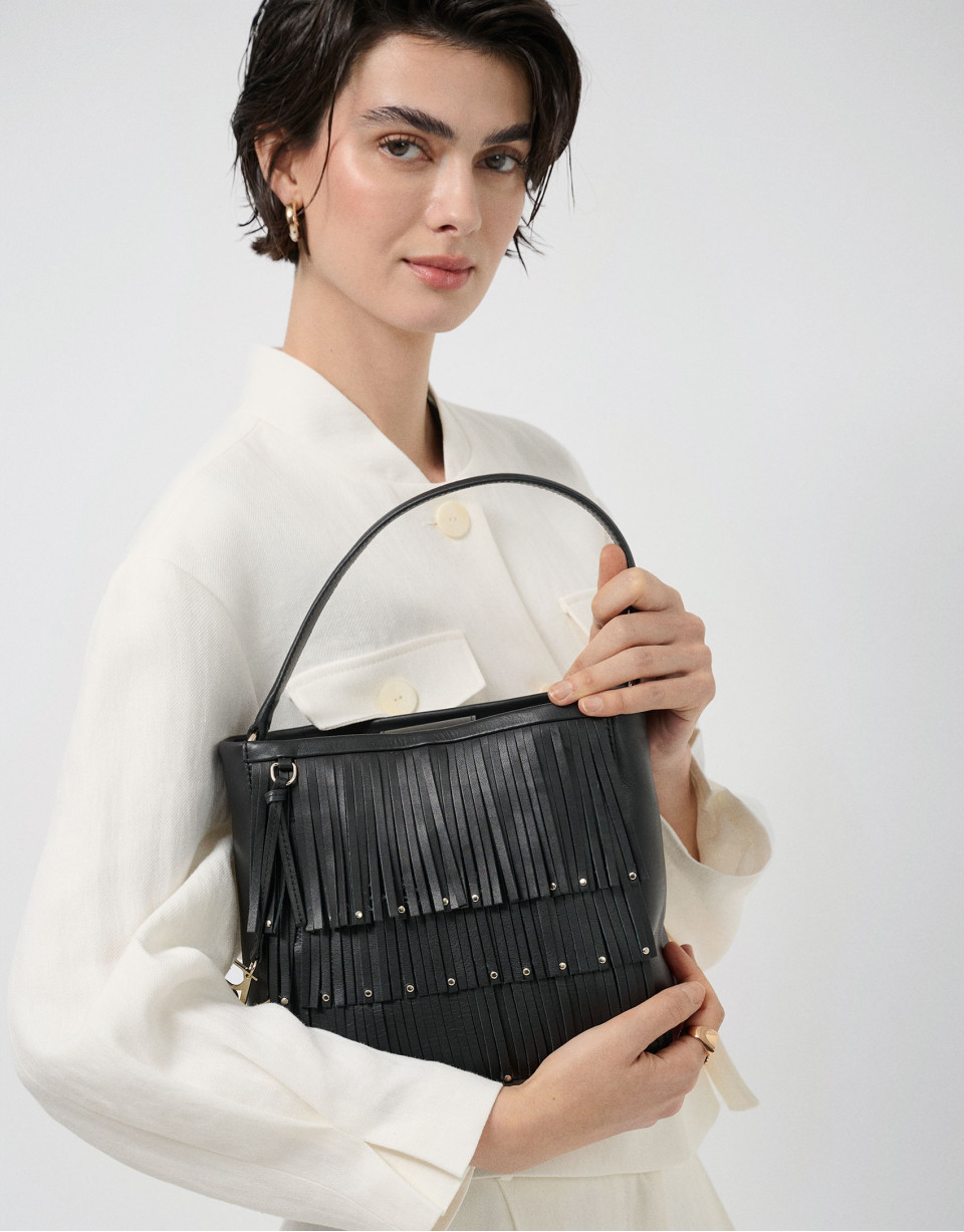 Chloe black leather hobo bag with fringes | Roberto Verino