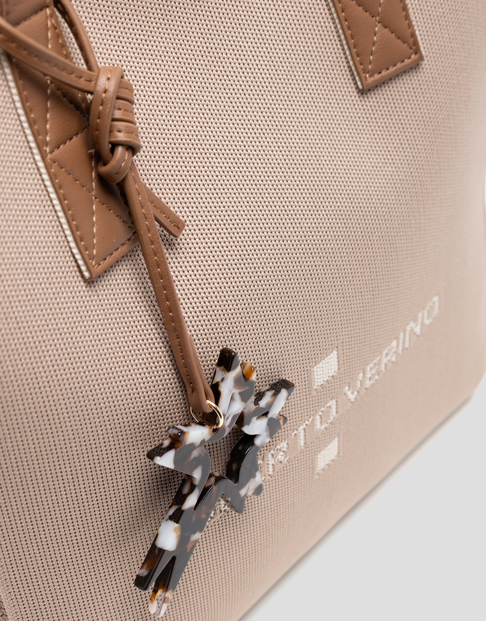 Zendaya Hobo Midi shoulder bag in beige knit | Roberto Verino