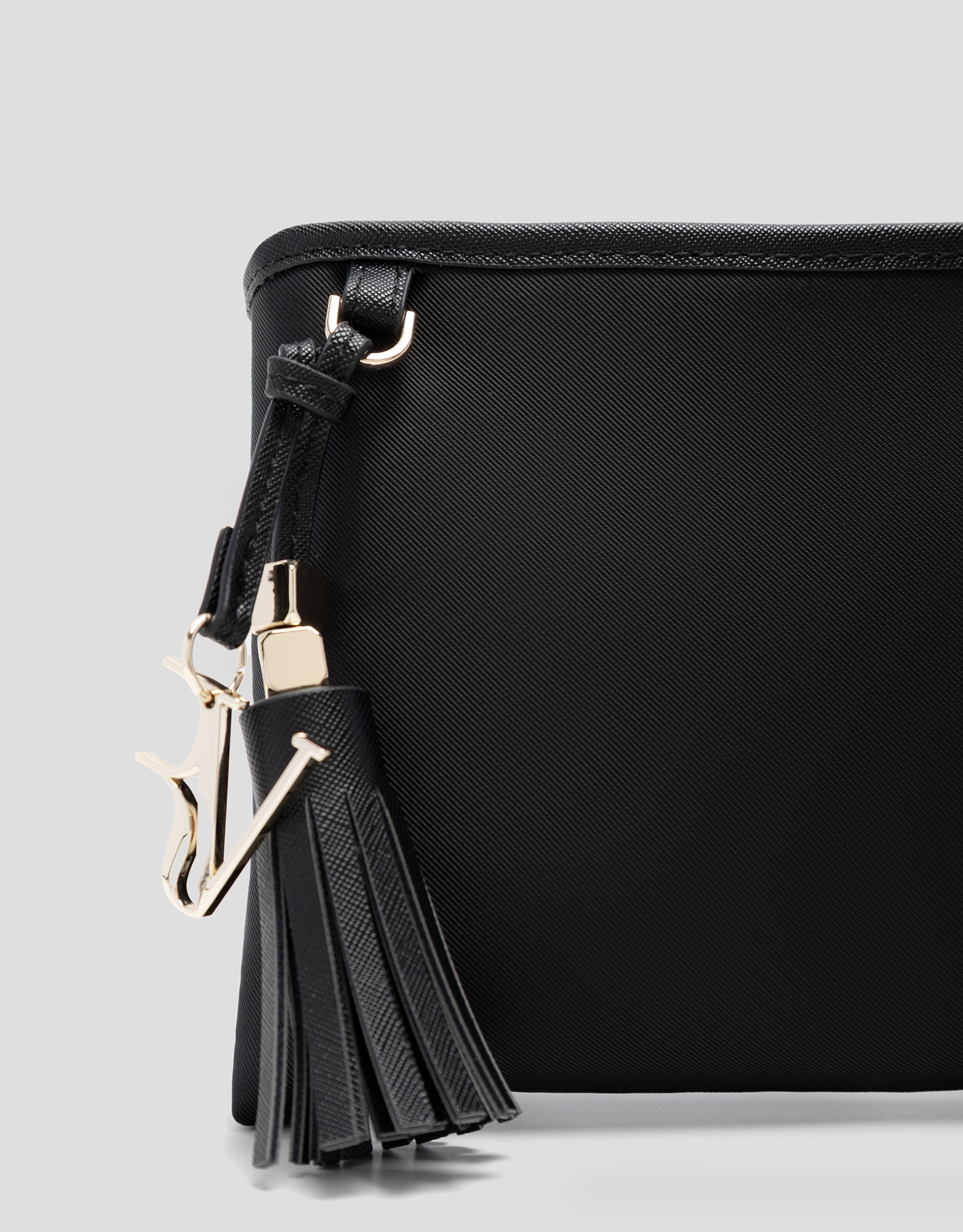 Bolso de hombro Dafne Messenger nailon negra | Roberto Verino