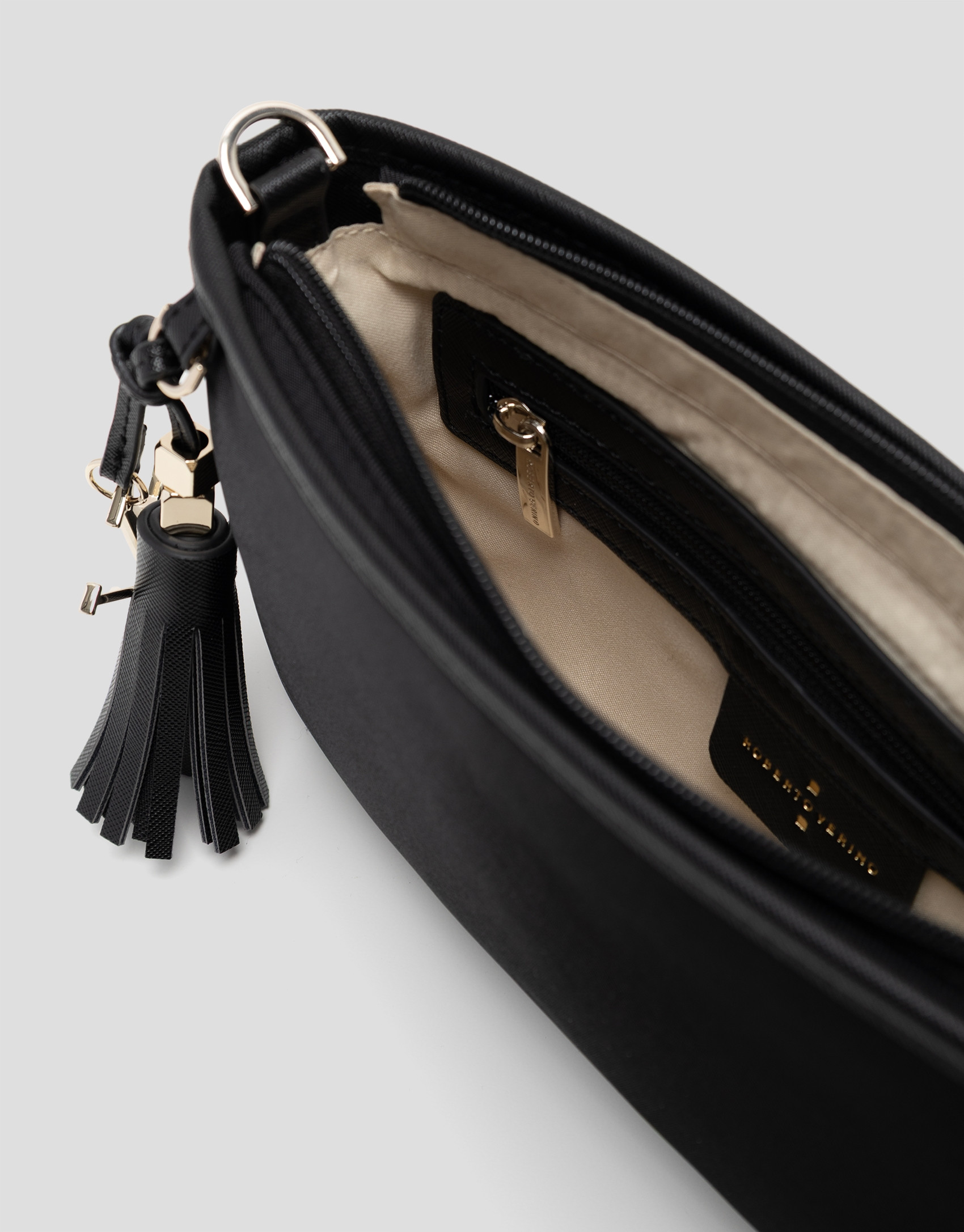 Dafne Messenger shoulder bag in black nylon | Roberto Verino