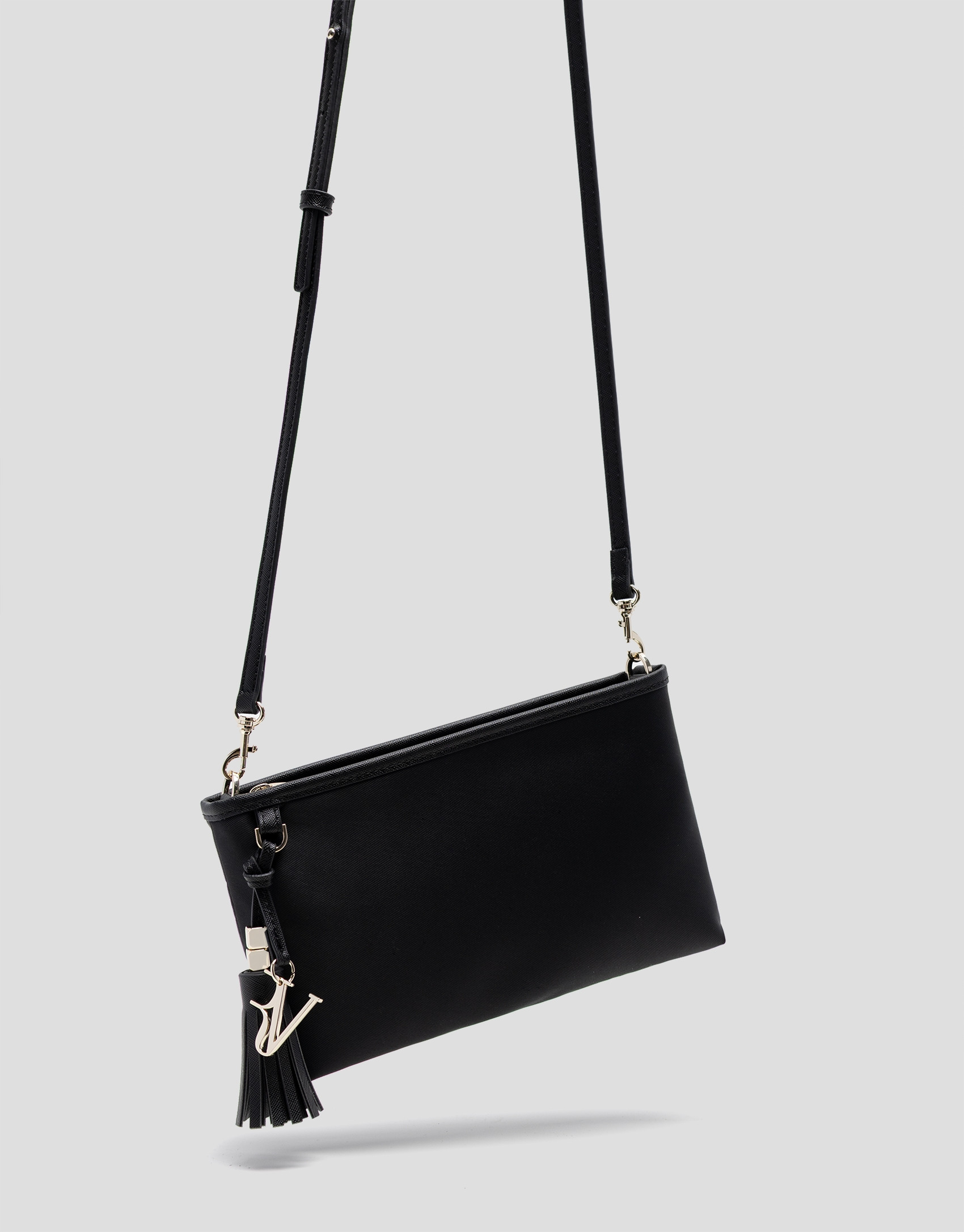 Dafne Messenger shoulder bag in black nylon | Roberto Verino