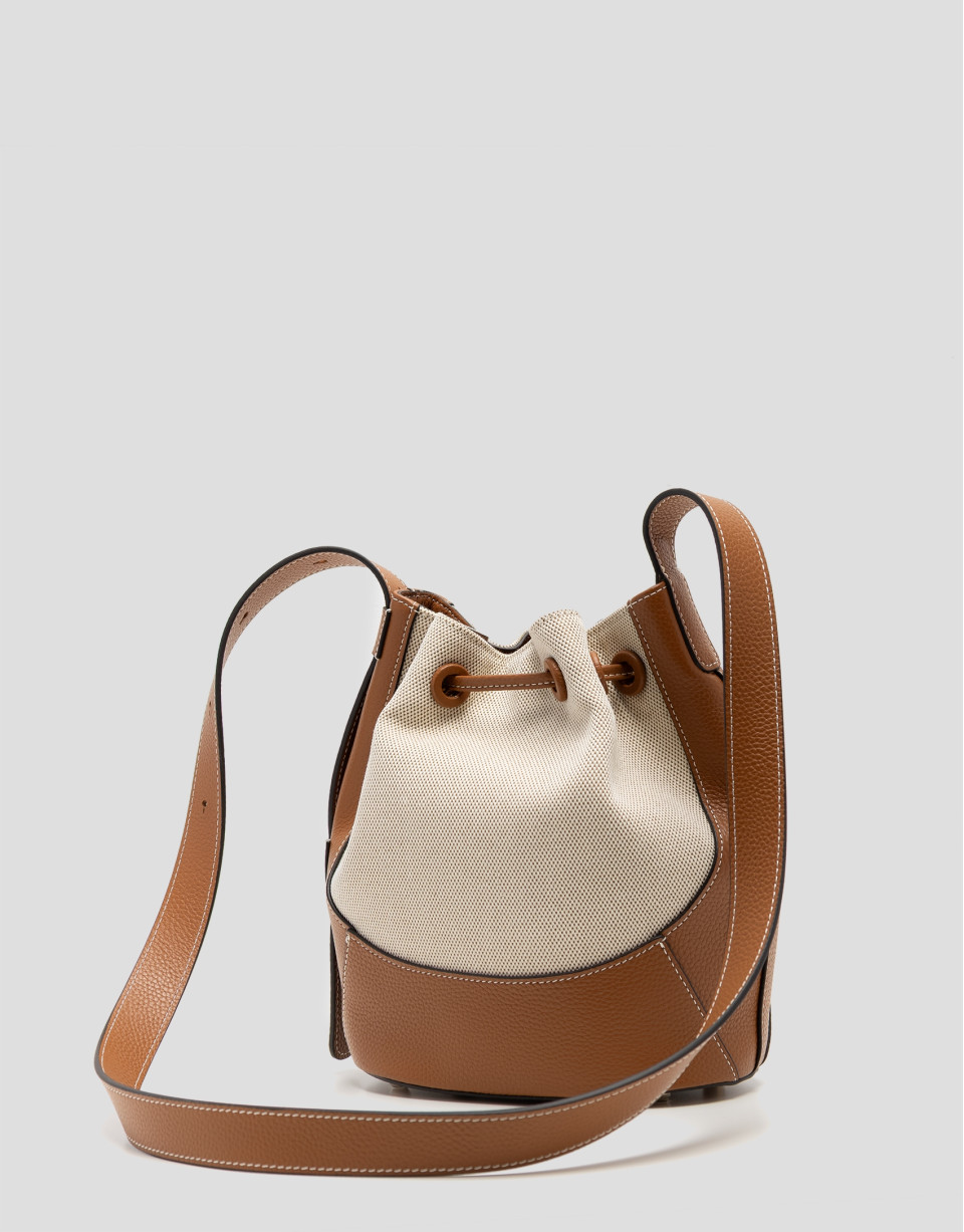 Iera Bucket shoulder bag in canvas and camel ... | Roberto Verino