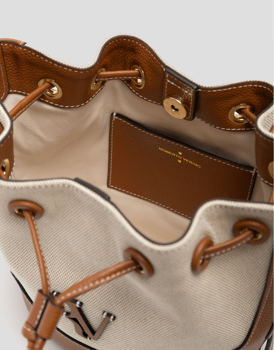 Iera Bucket shoulder bag in canvas and camel ... | Roberto Verino