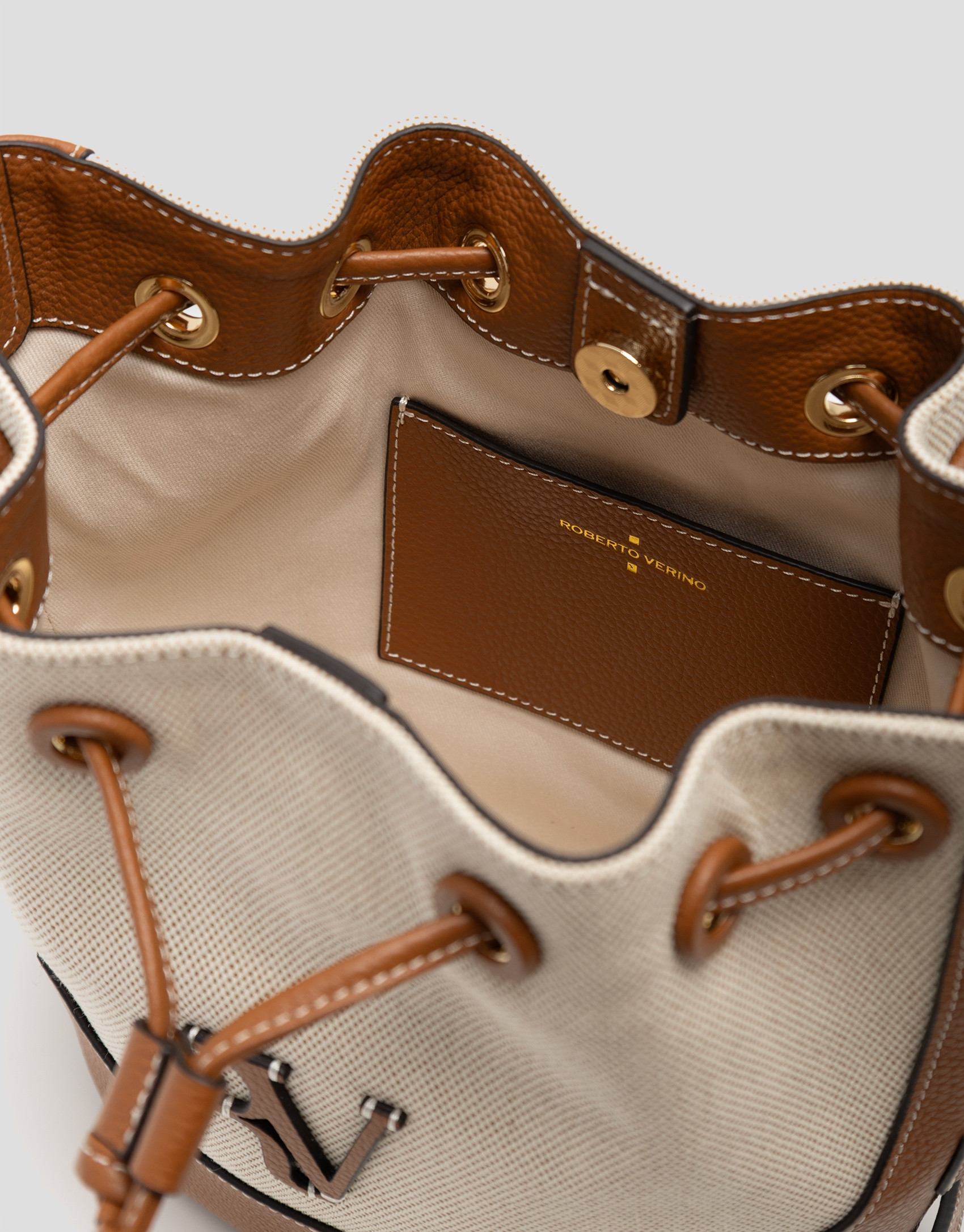 Iera Bucket shoulder bag in canvas and camel ... | Roberto Verino