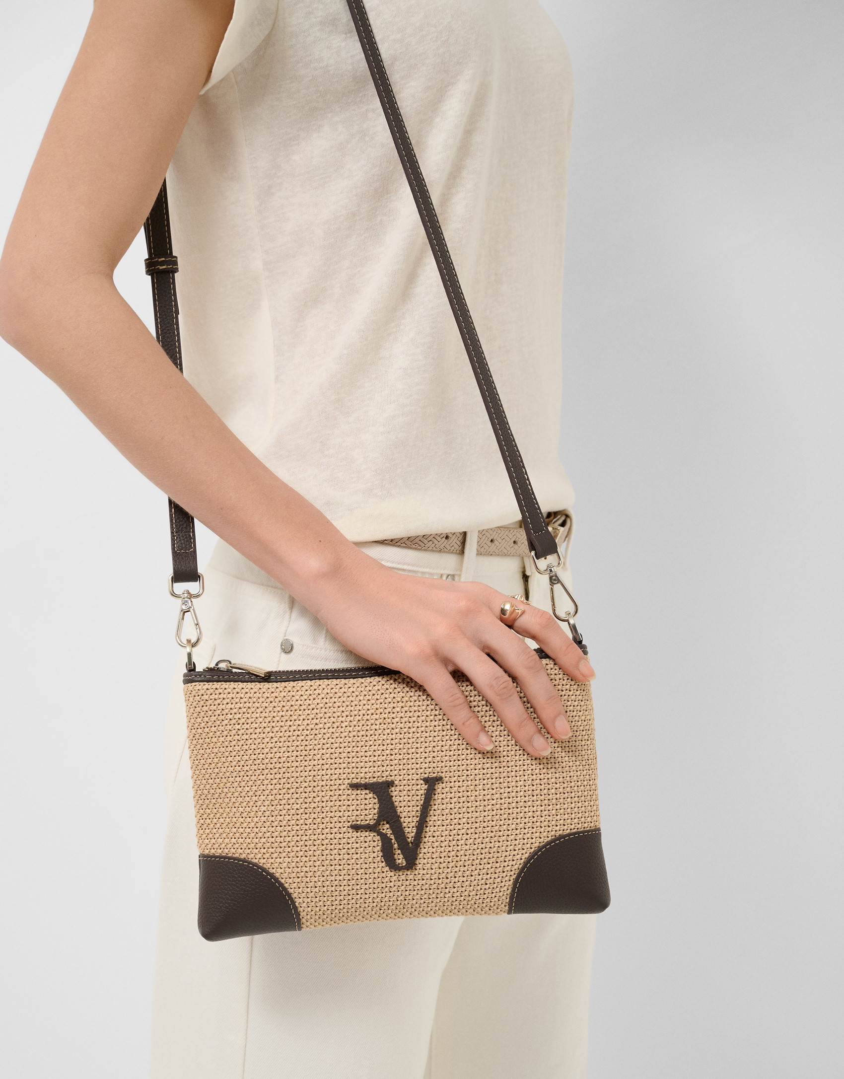 Vera Messenger bag in beige and brown leather | Roberto Verino