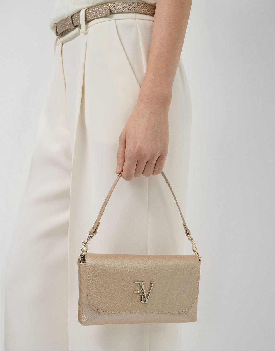 Rita Metal clutch bag in gold - Woman - SS2026 | Roberto Verino