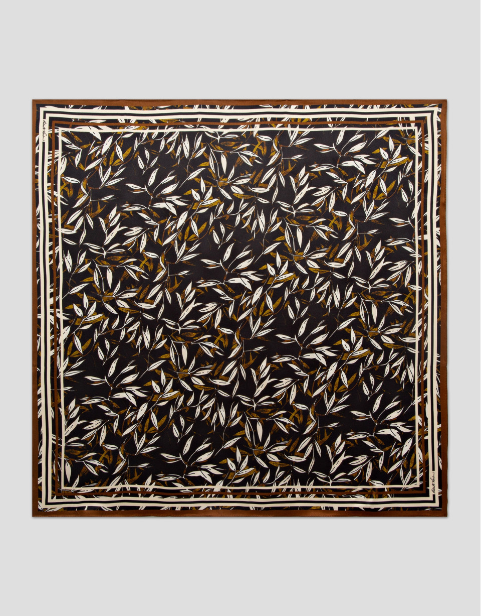 Pañuelo seda estampado vegetal negro y cámel | Roberto Verino