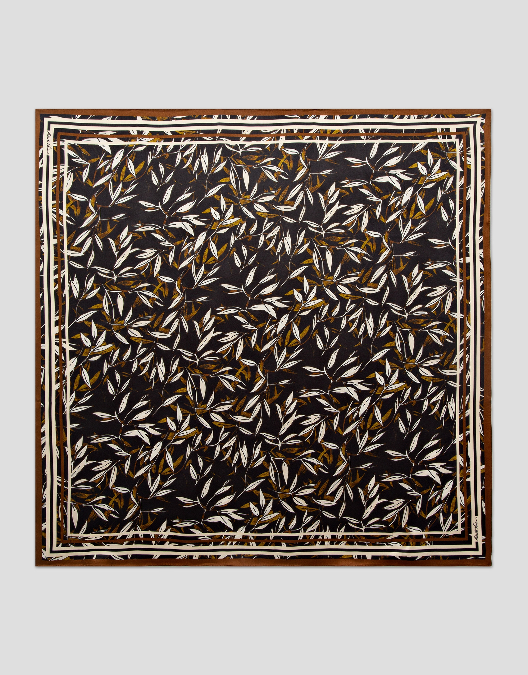 Pañuelo seda estampado vegetal negro y cámel | Roberto Verino