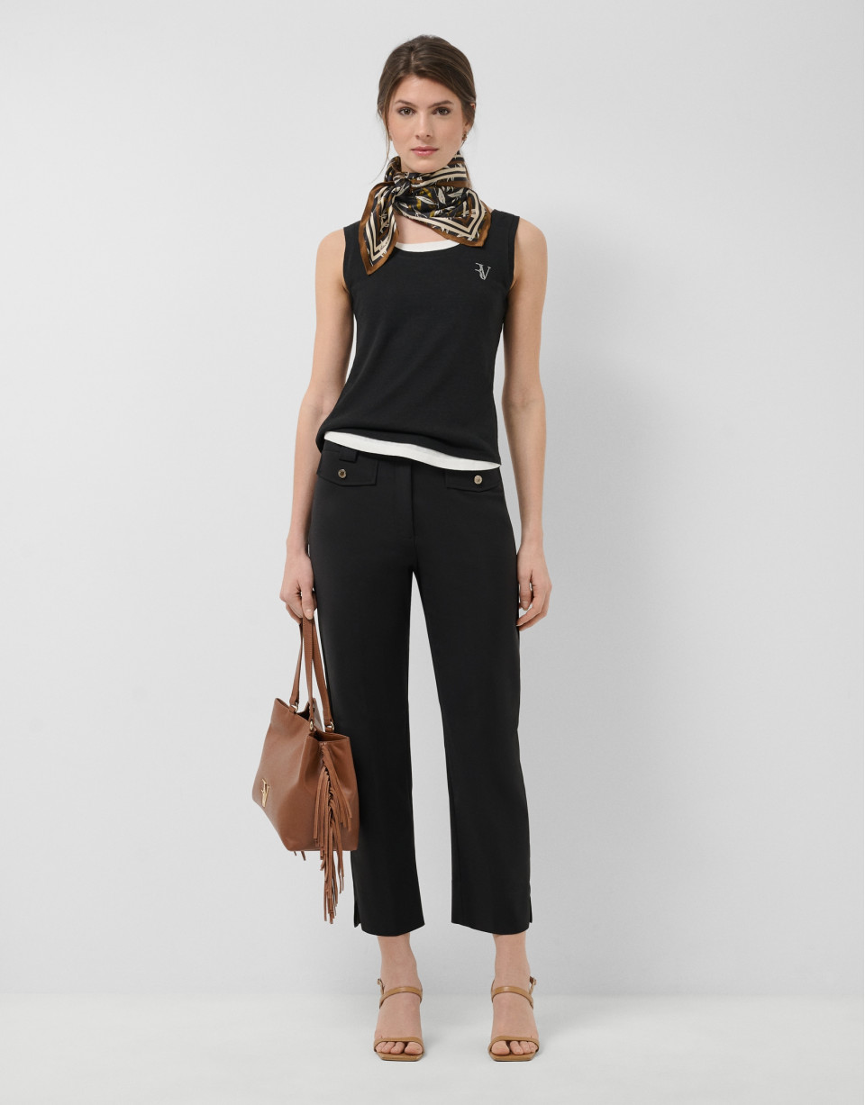 Trousers with technical fabric black tabs | Roberto Verino