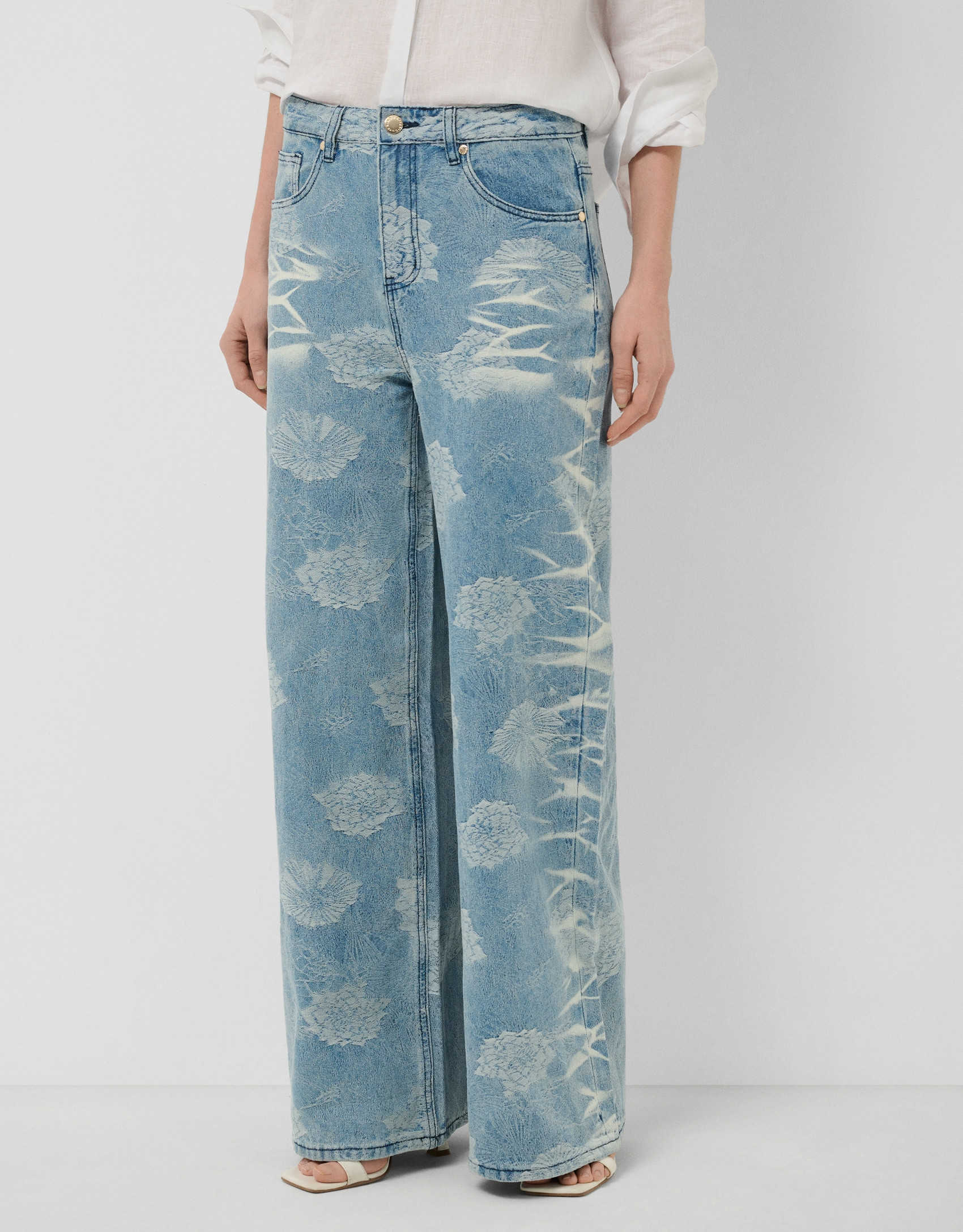 Pantalón vaquero ancho azul con jacquard y ... | Roberto Verino