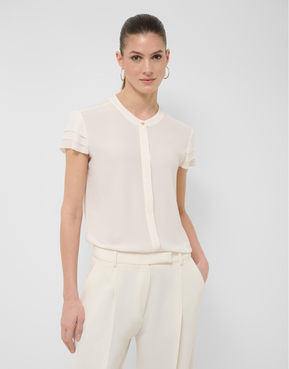 Ecru short-sleeved blouse with ruffles - Woman | Roberto Verino