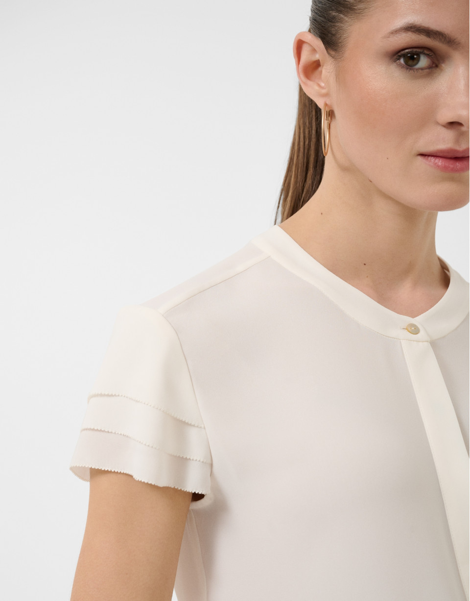 Ecru short-sleeved blouse with ruffles - Woman | Roberto Verino