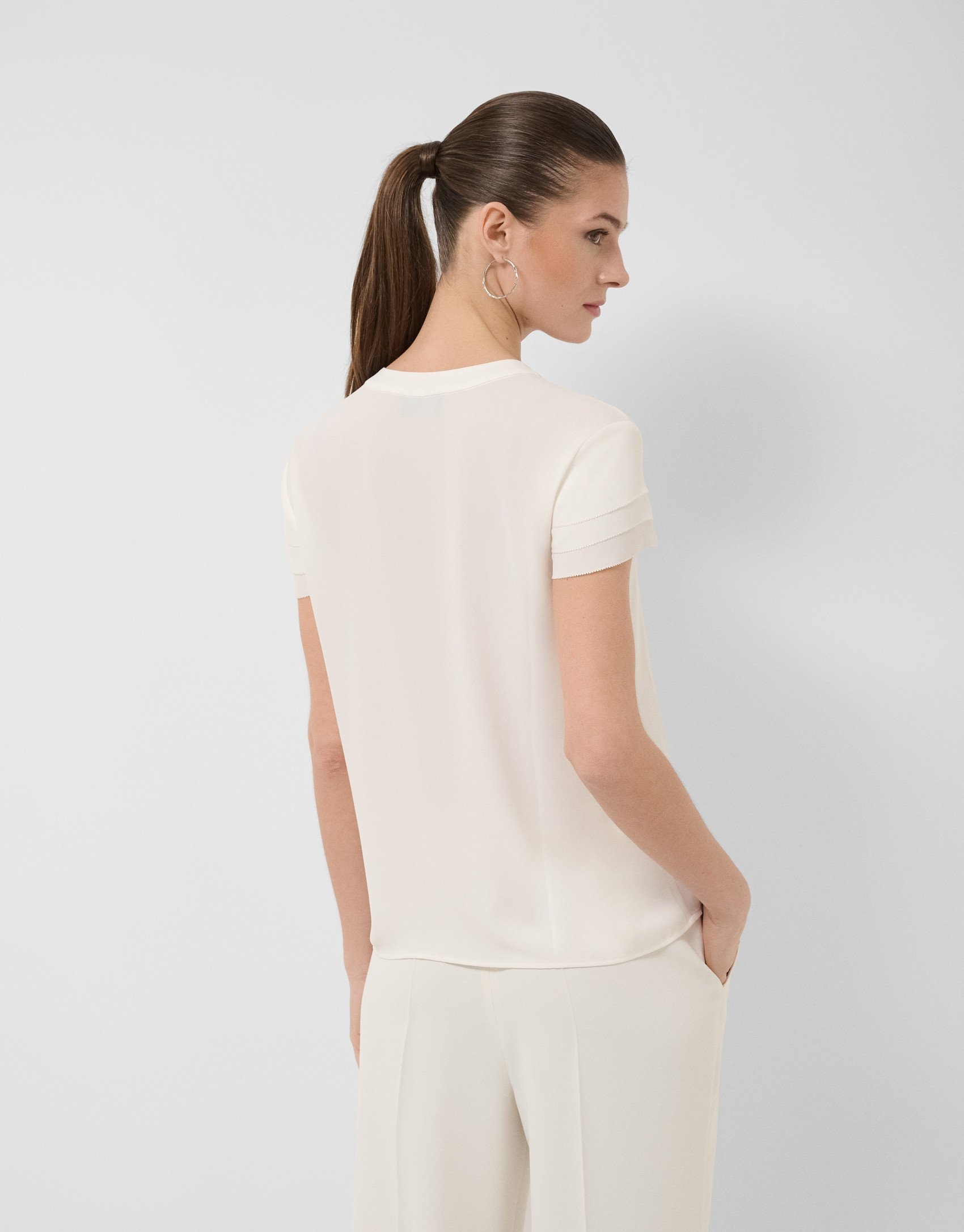 Ecru short-sleeved blouse with ruffles - Woman | Roberto Verino