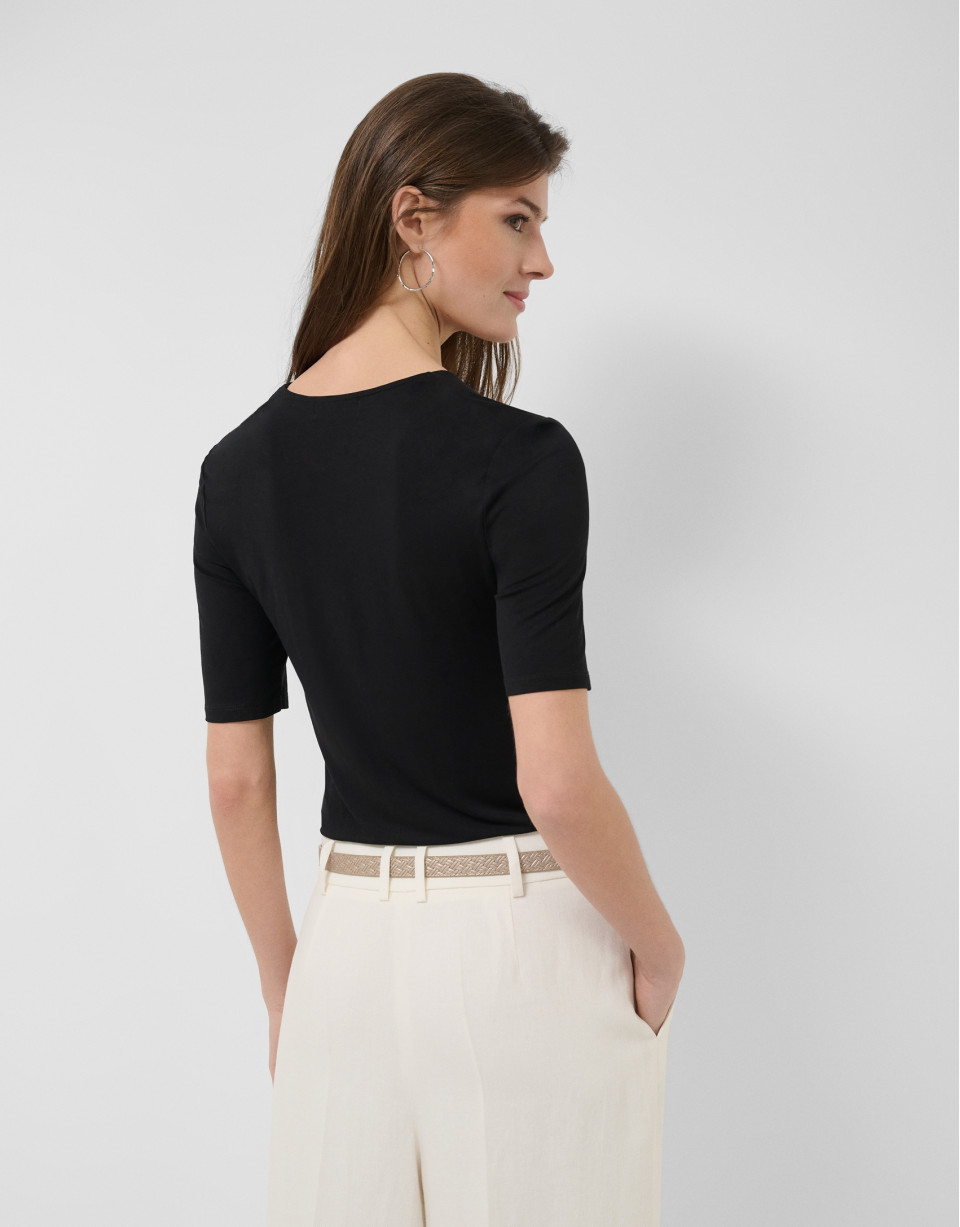 Black short-sleeved T-shirt with draping | Roberto Verino